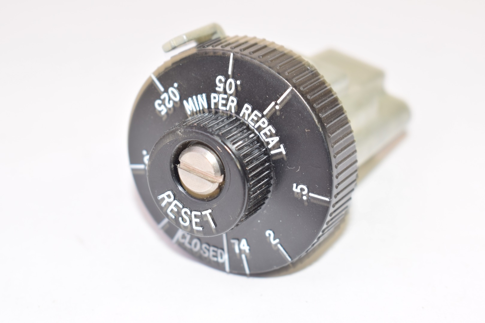 NEW Fisher Controls MCQ1504B Minute Per Repeat Dial