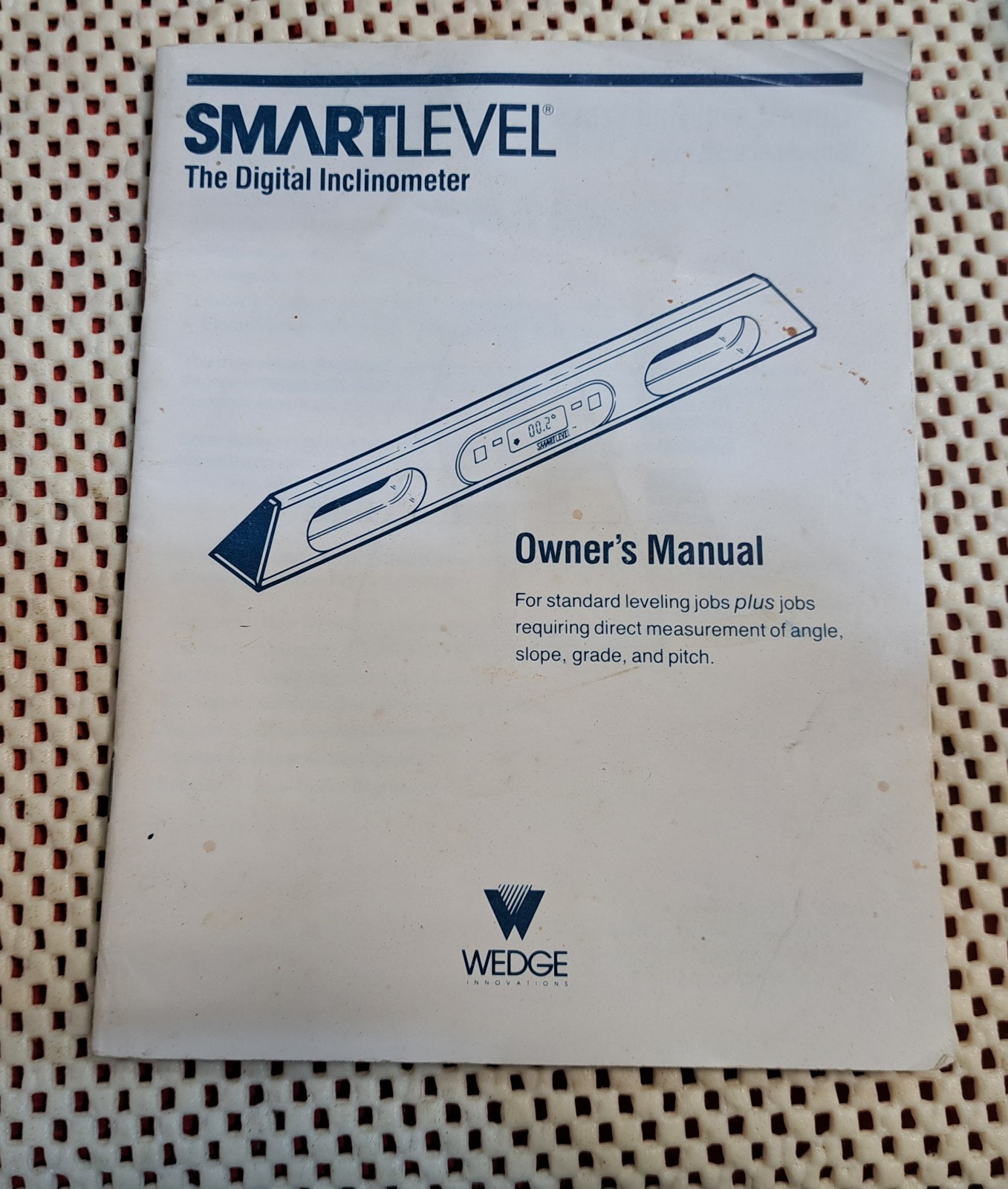 Wedge 72" Smart Level With Digital Inclinometer