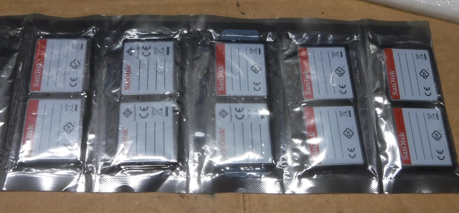 SANDISK COMPACT FLASH 4 GB 30 MB/S  UNINSTALLED COND.  LOT OF 10 FREE SHIPPING