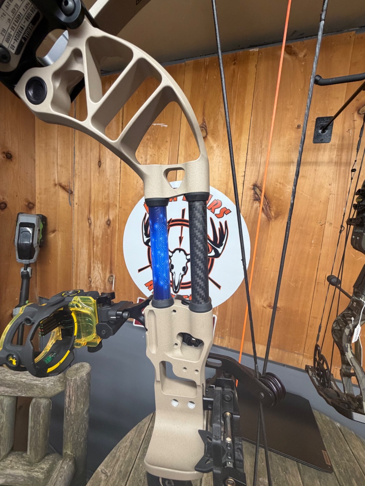 Prime Form 34 Compound Bow Right Hand 60lbs. Trophy Ridge Rest & Sight included