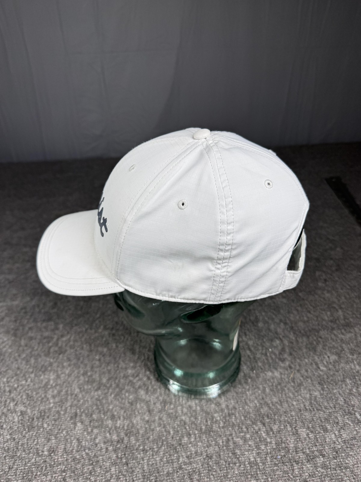 Titleist Golf Hat Adjustable Cap Mens Lightweight Sport Embroidered EUC Golf Cap