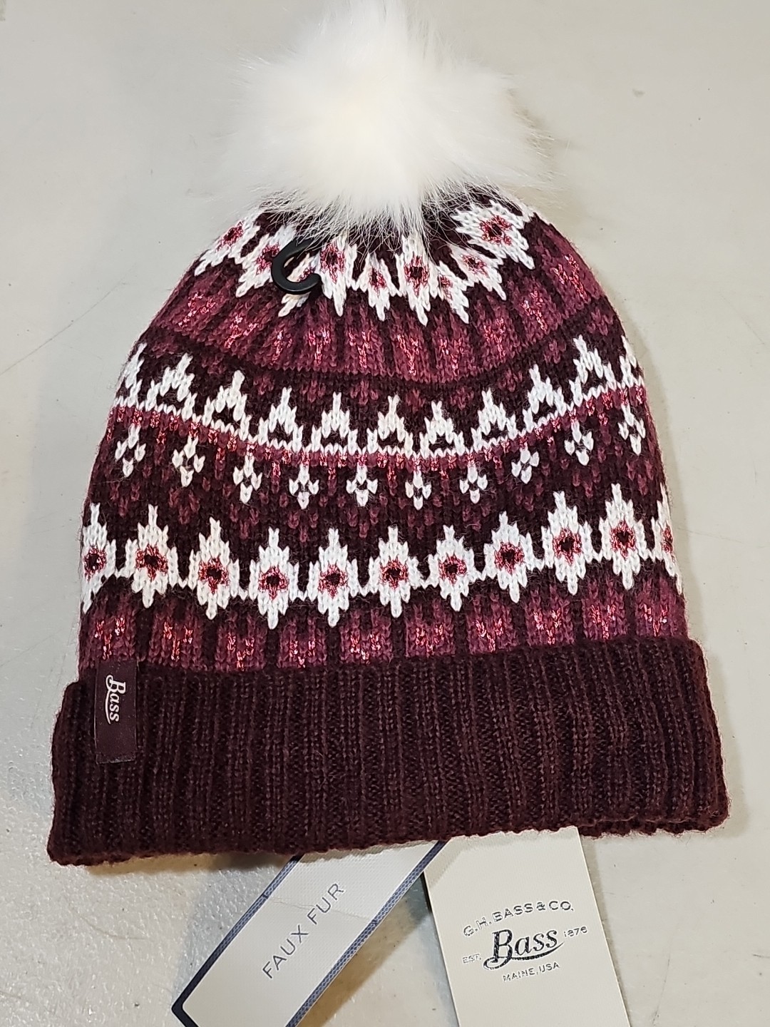 G.H. Bass & Co. Women’s Faux Fur Pom Cuffed Knit Fleece Lined Hat NEW TAGS