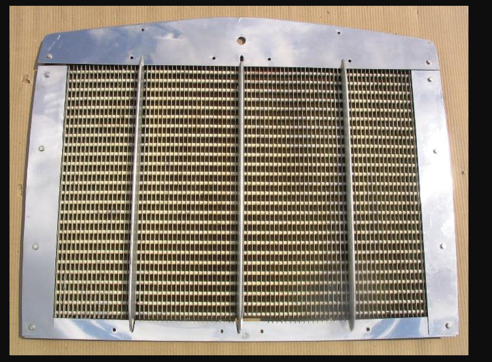 Kenworth T800 Grill Assembly