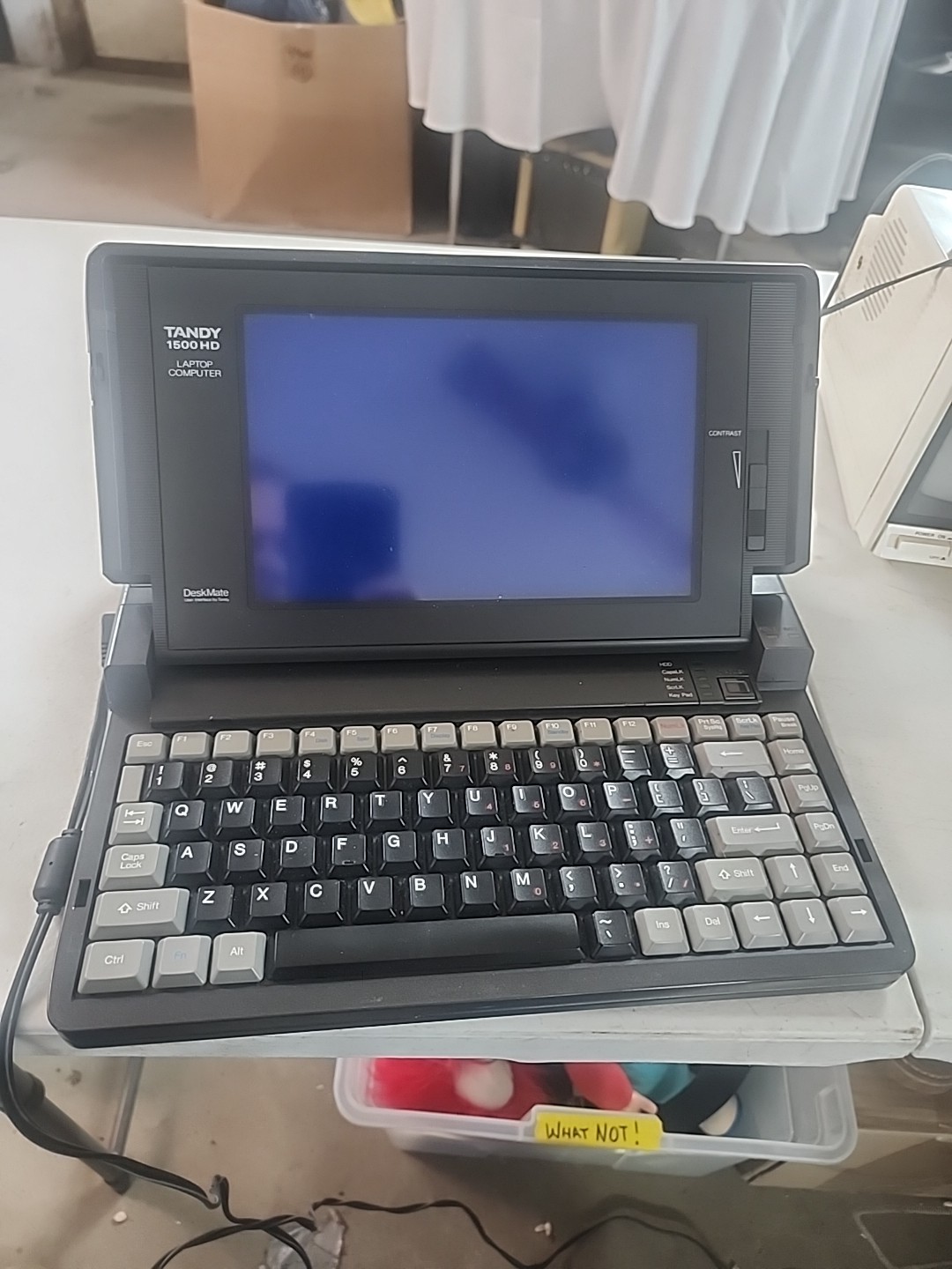 Vintage 1990 Tandy 1500 HD Laptop 10MHz NEC V20 3.5" Floppy With Power Cord