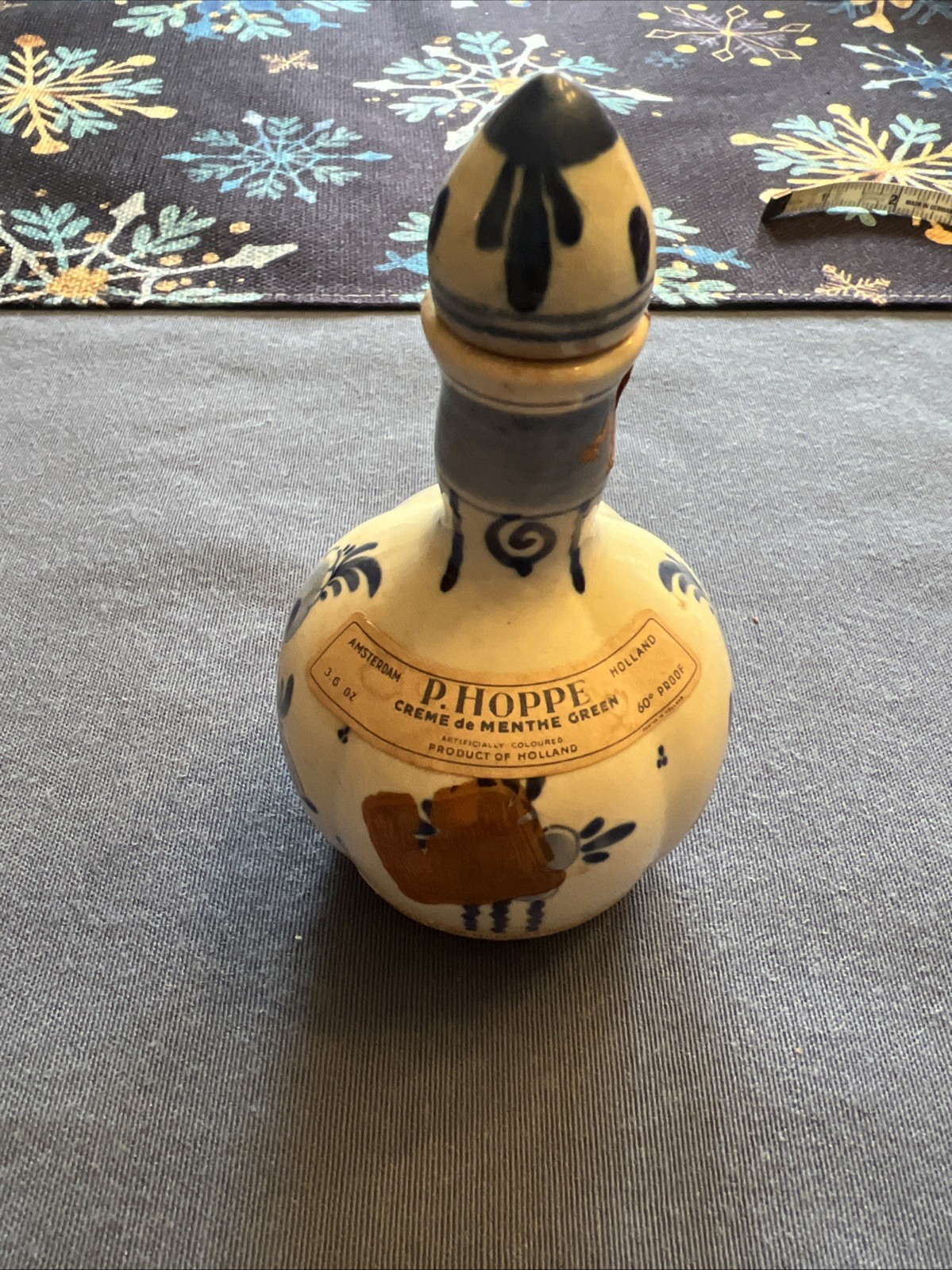 Hoppe Distilleries Delft Decanter  with stopper, Original Label Crème de Menthe