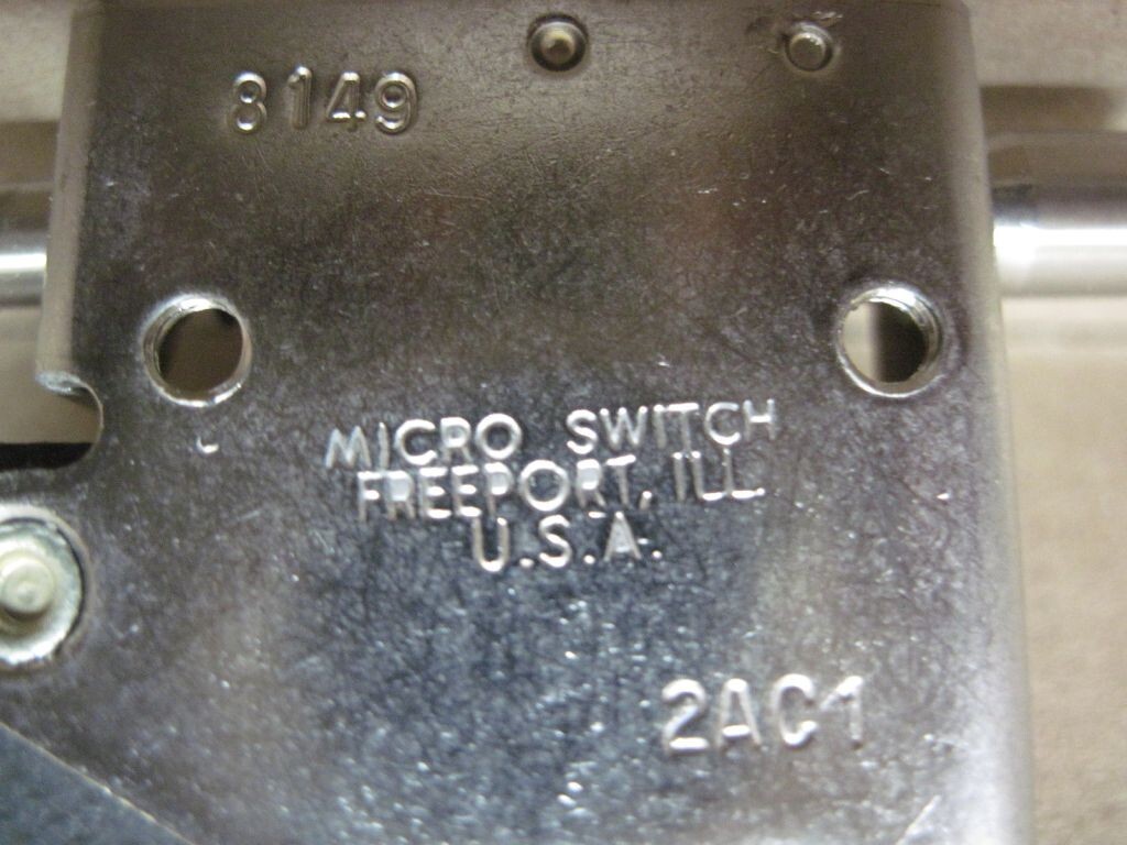 Micro Switch 2AC1 Door Interlock Switch SPDT 15.1AMP 1/2HP 125/250VAC *LOT OF 2*