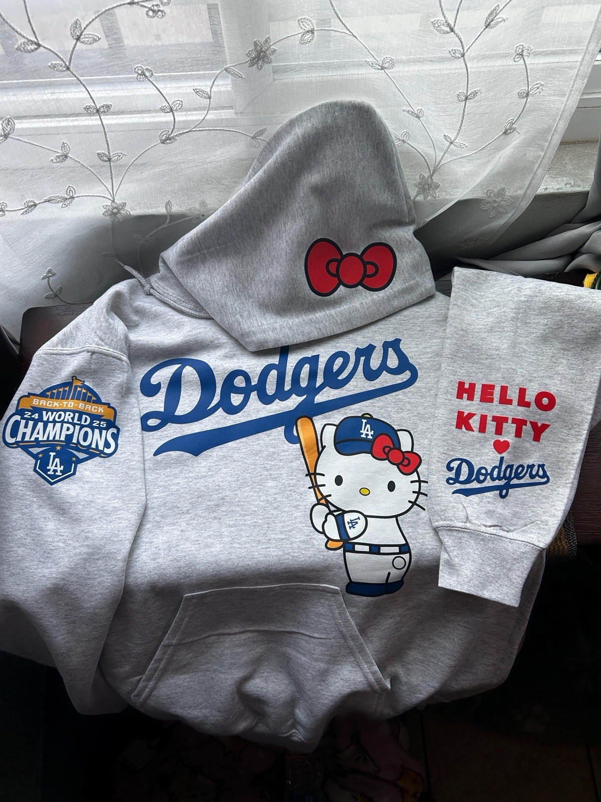Hello Kitty Los Angeles Dodgers Gray Pullover Hoodie - World Series MLB -Replica