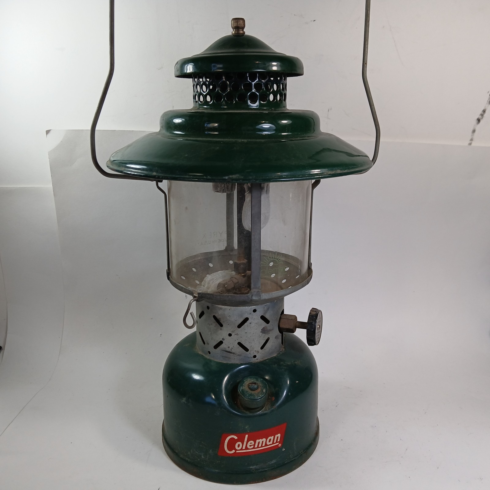 Vintage 1955 Coleman Model 228E Double Mantle Big Hat Gas Lantern Pyrex UNTESTED