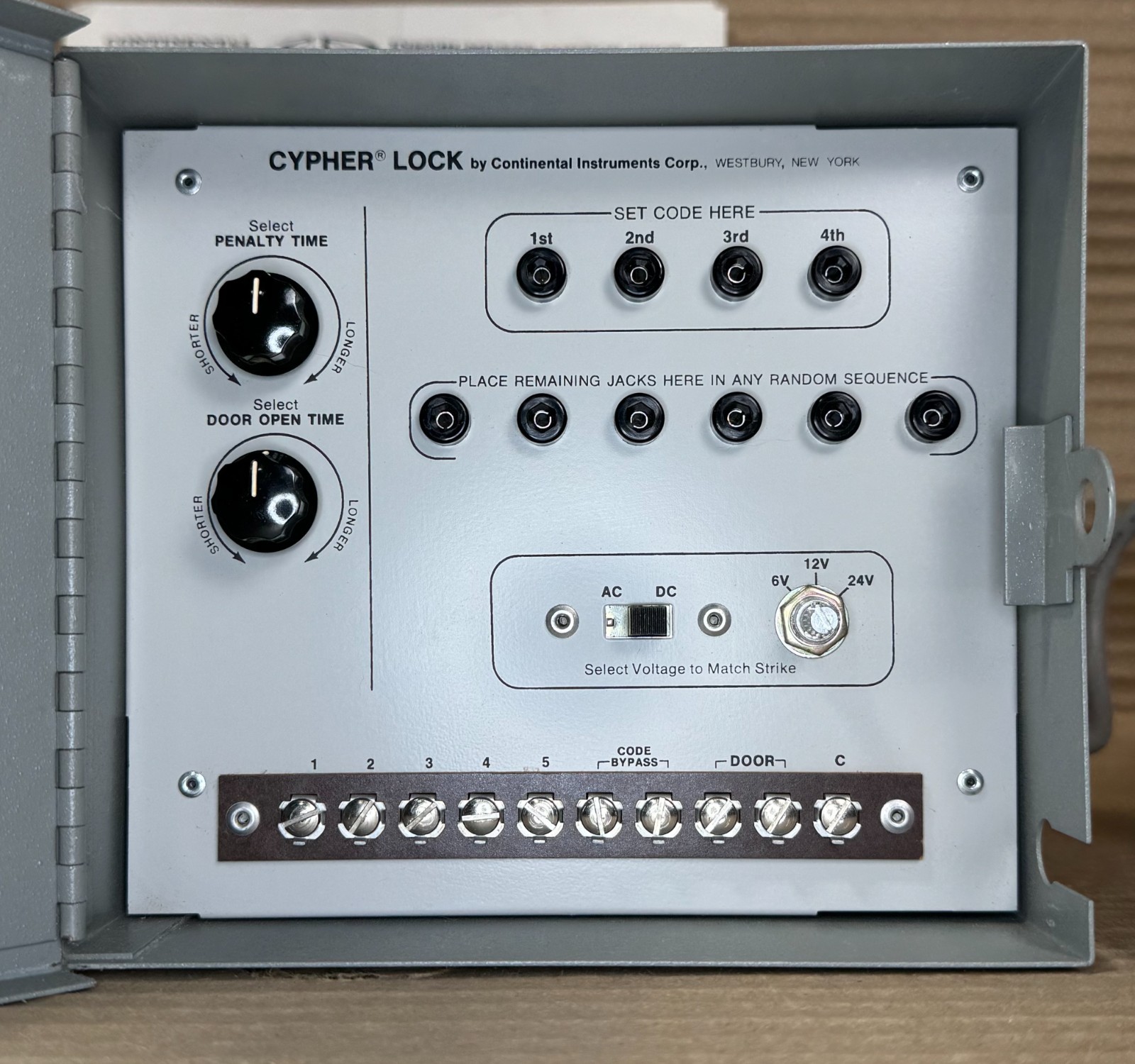 NEW CYPHER® LOCK ELECTRONIC PUSH BUTTON ACCESS CONTROL SYSTEM W/LOGIC CONTROLLER