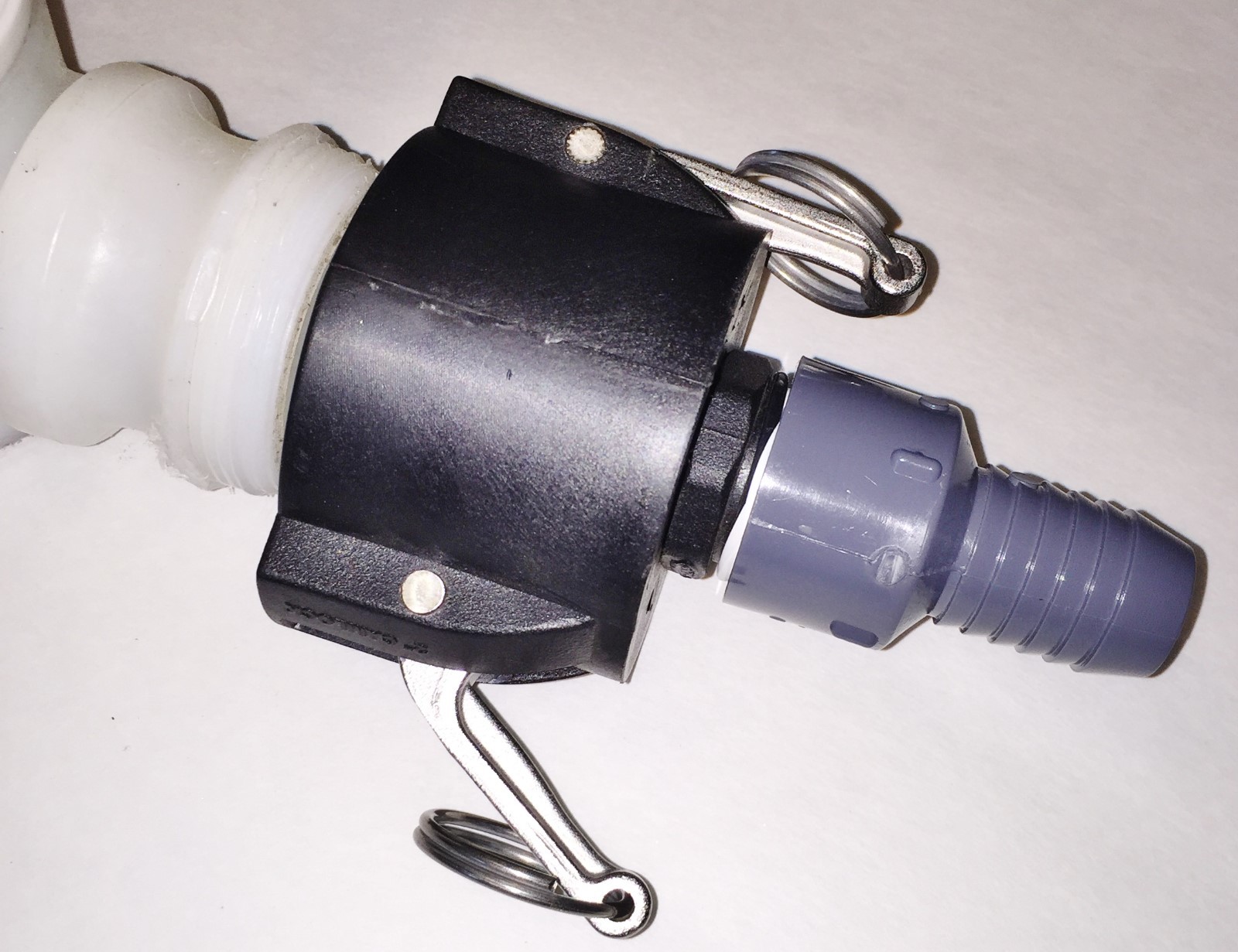 275 330 GN IBC TOTE TANK DRAIN ADAPTER  2" Cam Lock x 1" BARB for WATER PIPE