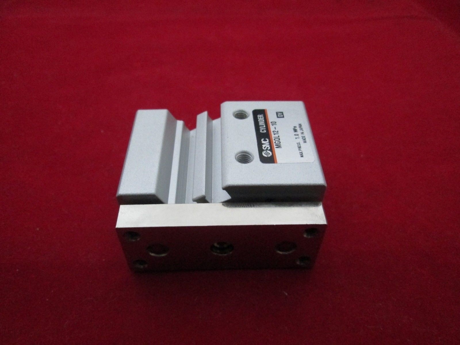 SMC  MGQL12-10 Compact Guide Cylinder