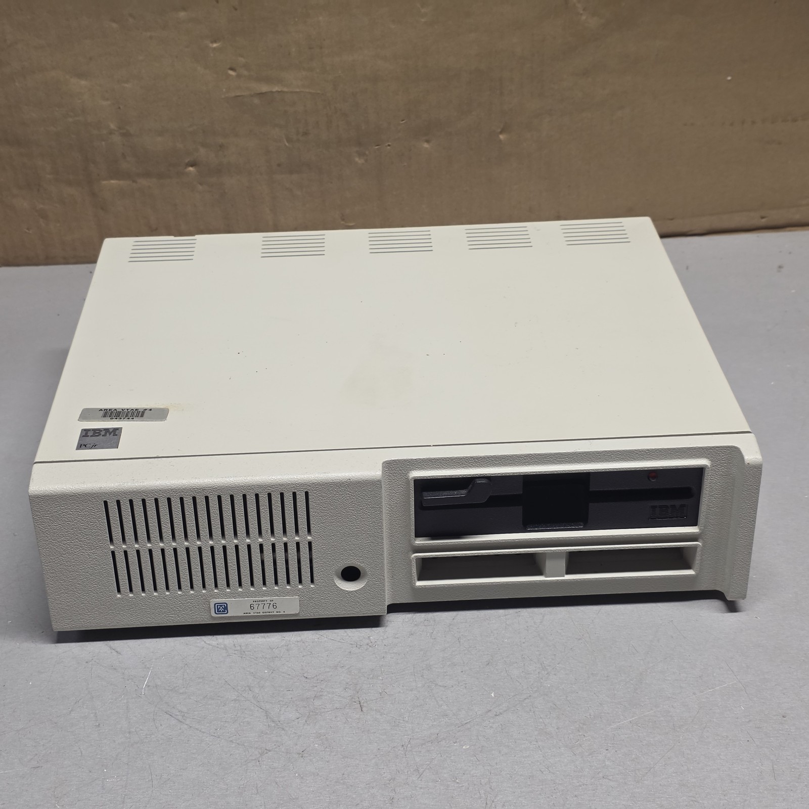 IBM PCjr 4860 IBM Personal Computer Junior Vintage Unit w/ Floppy Drive