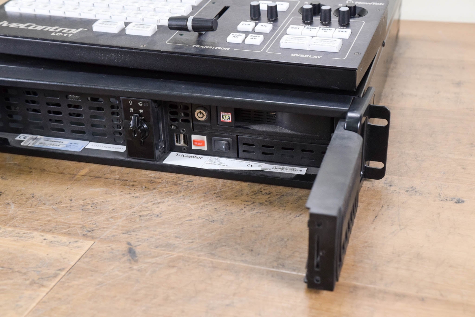 NewTek TriCaster TCXD455 Video Switcher w/ TCXD455 CS CG00S5Z