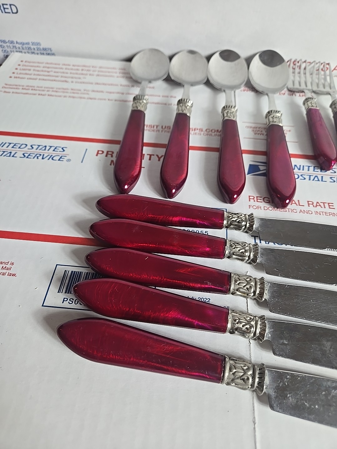 Wallace 18/10 Stainless Flatware 11 Pieces, St Moritz Pearlized Red-Pink