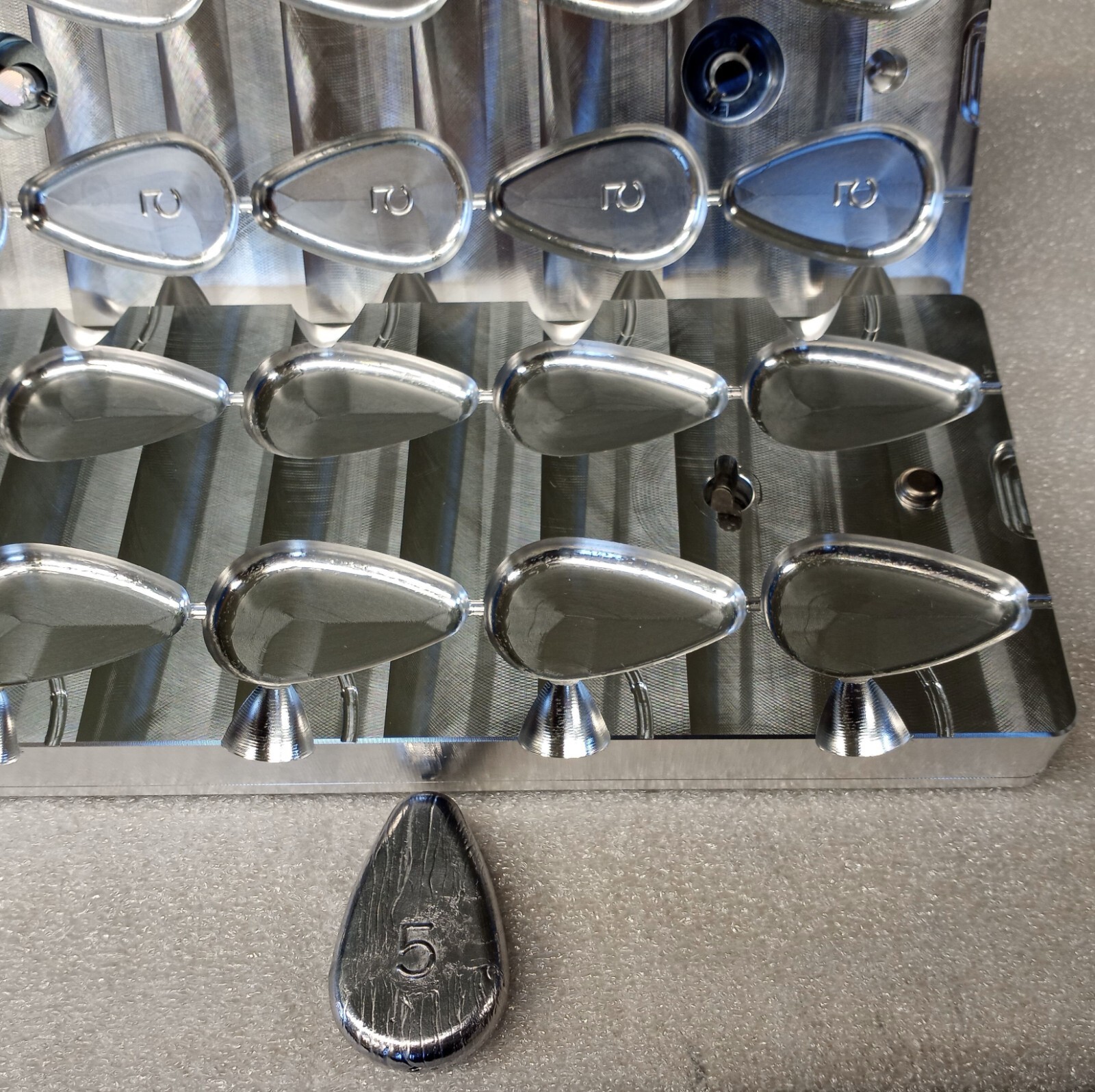 5 oz No Roll Sinker Mold - 10 CAVITY Production Mold