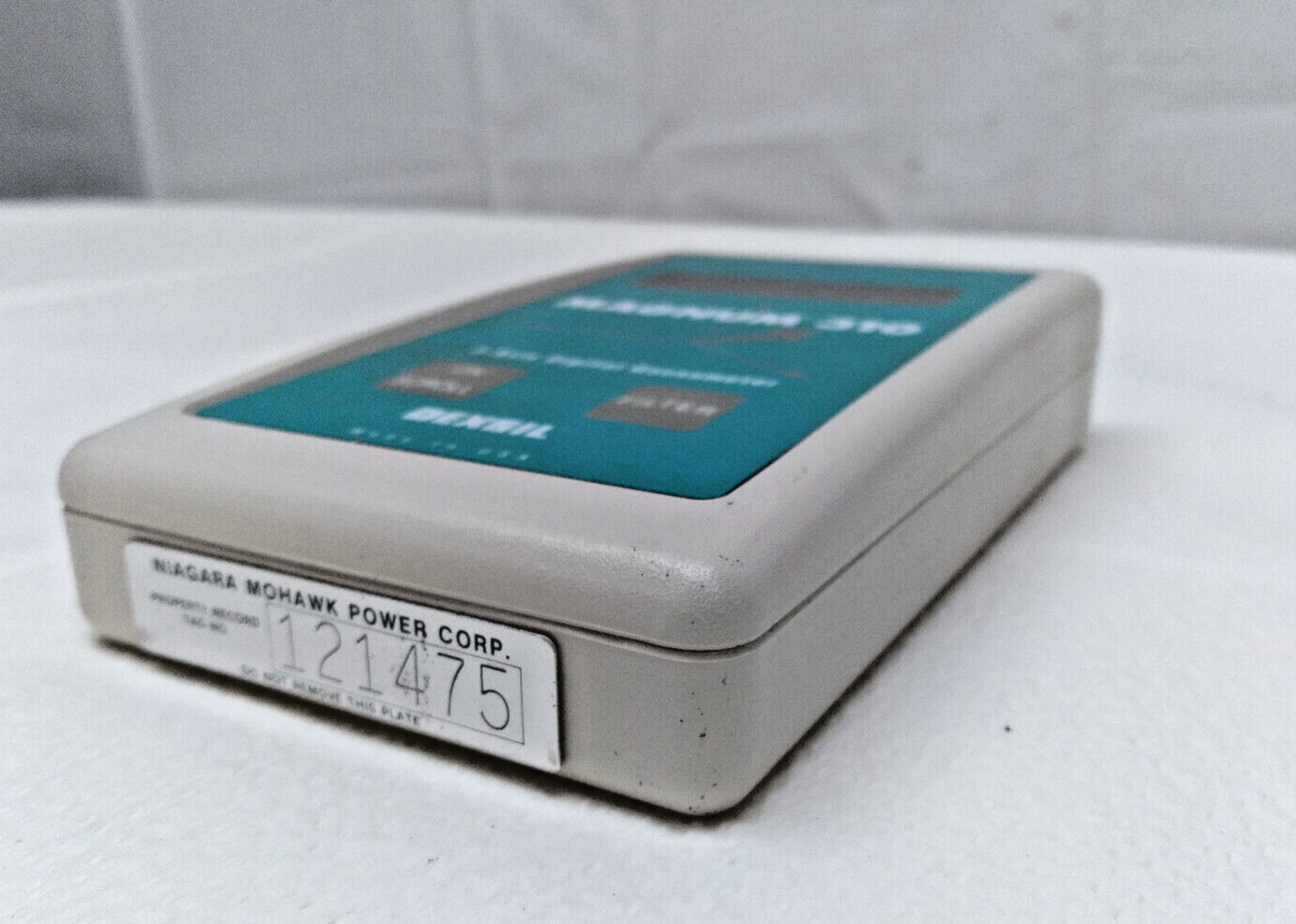 Dexsil Magnum 310 3- Axis Digital Gaussmeter with Case