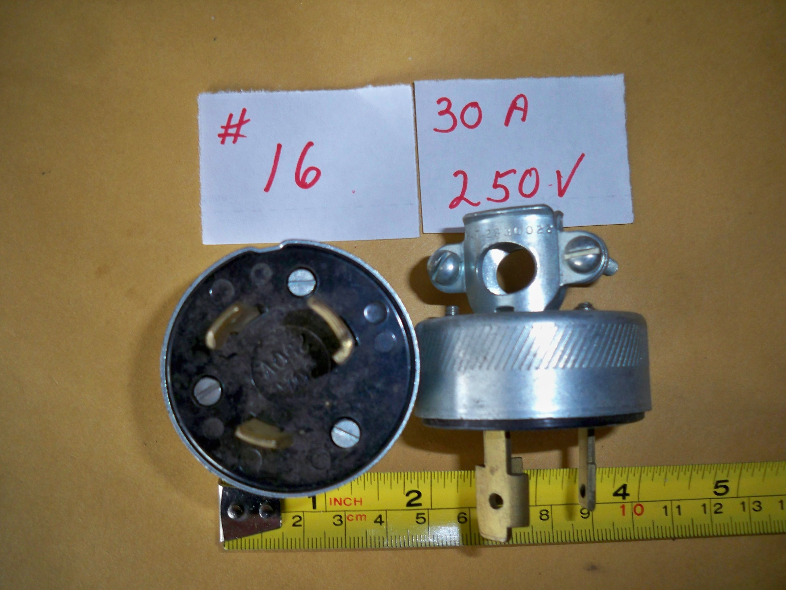 30A   250VAC TWIST-LOCK  MALE ELECTRICAL   3 WIRE