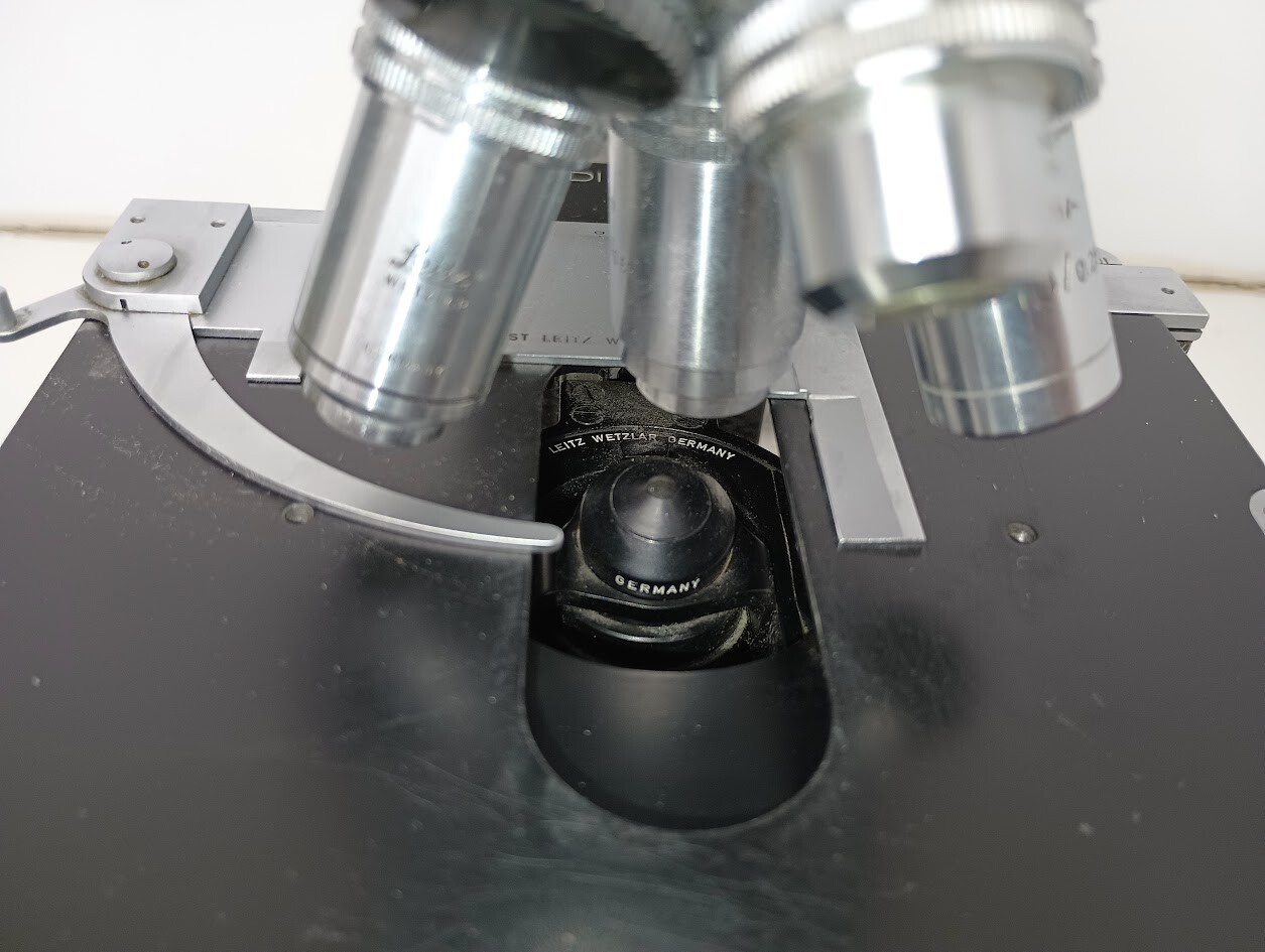 Vintage Leitz Wetzlar Dialux Microscope
