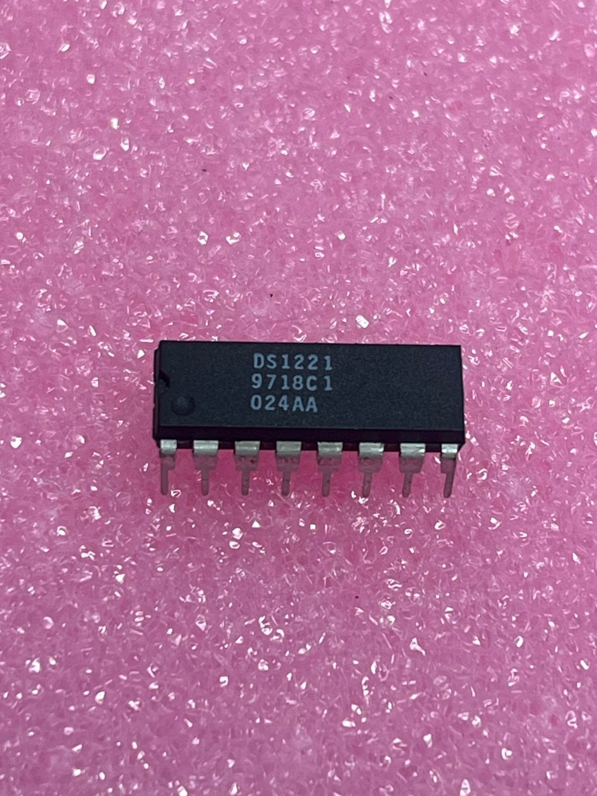 Dallas DS1221 IC, NONVOLATILE CONTROLLER, CMOS, DIP 16PIN - NEW!