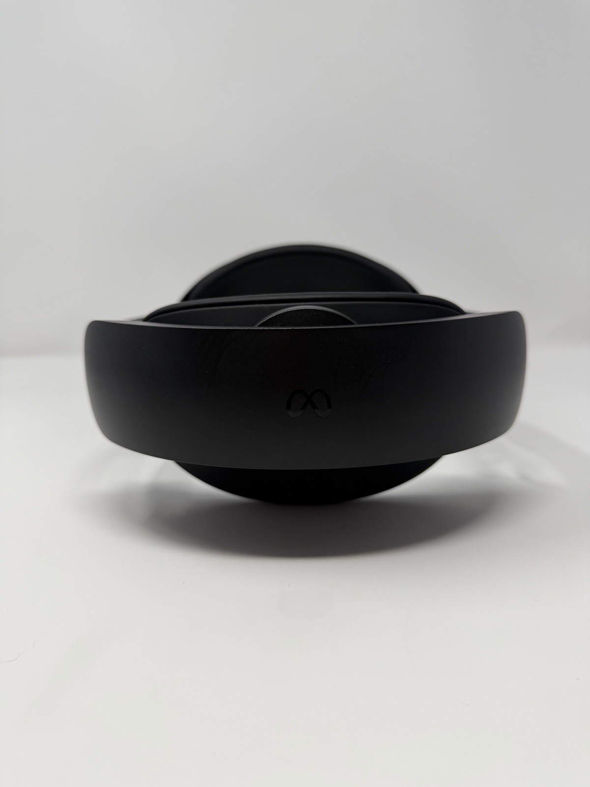 Meta Quest Pro VR 256 GB Headset Only & Charging Dock Good Condition