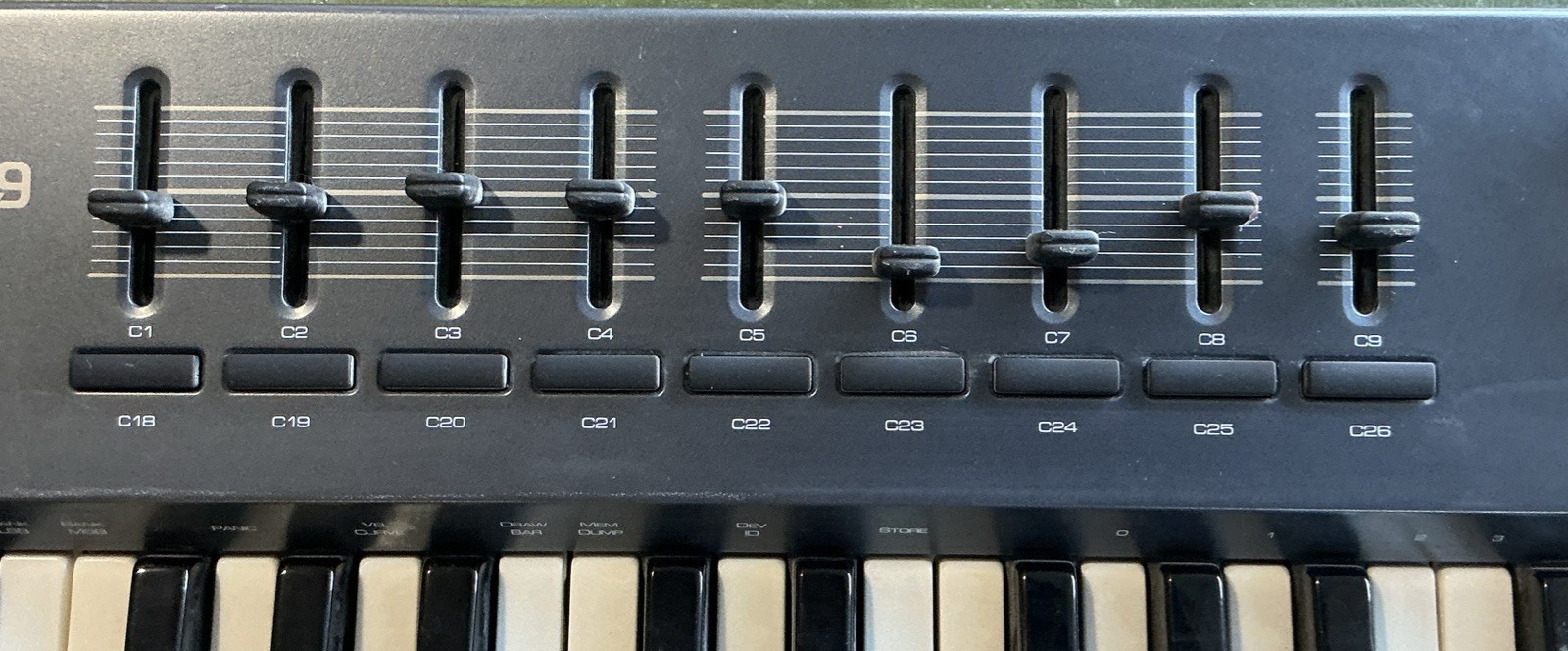 EUC M-Audio Oxygen 49 (3rd Gen) Electronic Midi Keyboard Tested