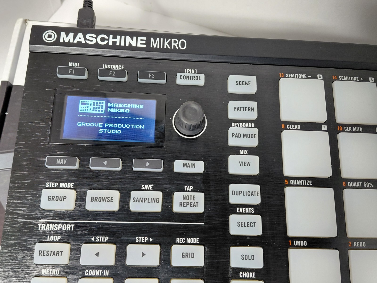 MASCHINE MIRKO Groove Production Studio Native Instruments MIDI w/ Software 2.0