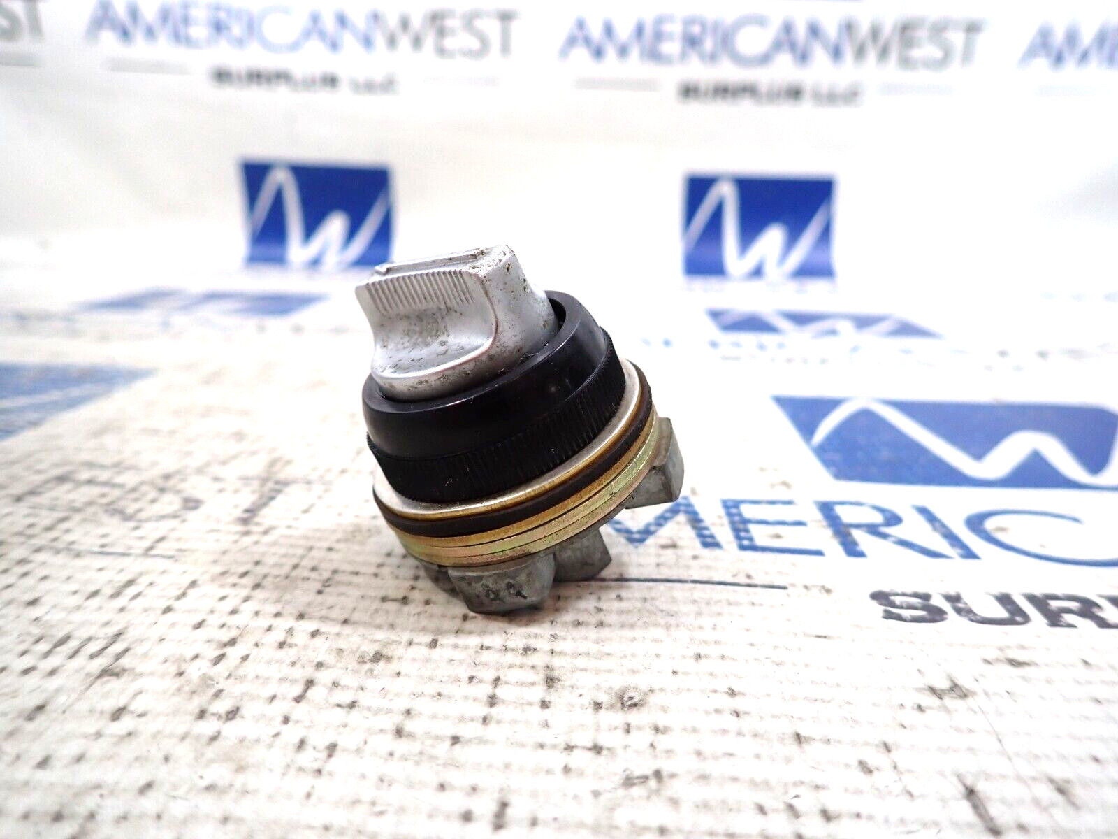 UAA Clark Selector Switch 2 Position Switch Type HO Maintain Lot of 2