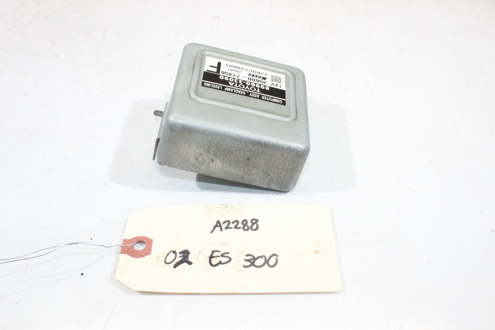2002 - 2003 LEXUS ES300 HEADLAMP LEVELING CONTROL MODULE ASSY A2288