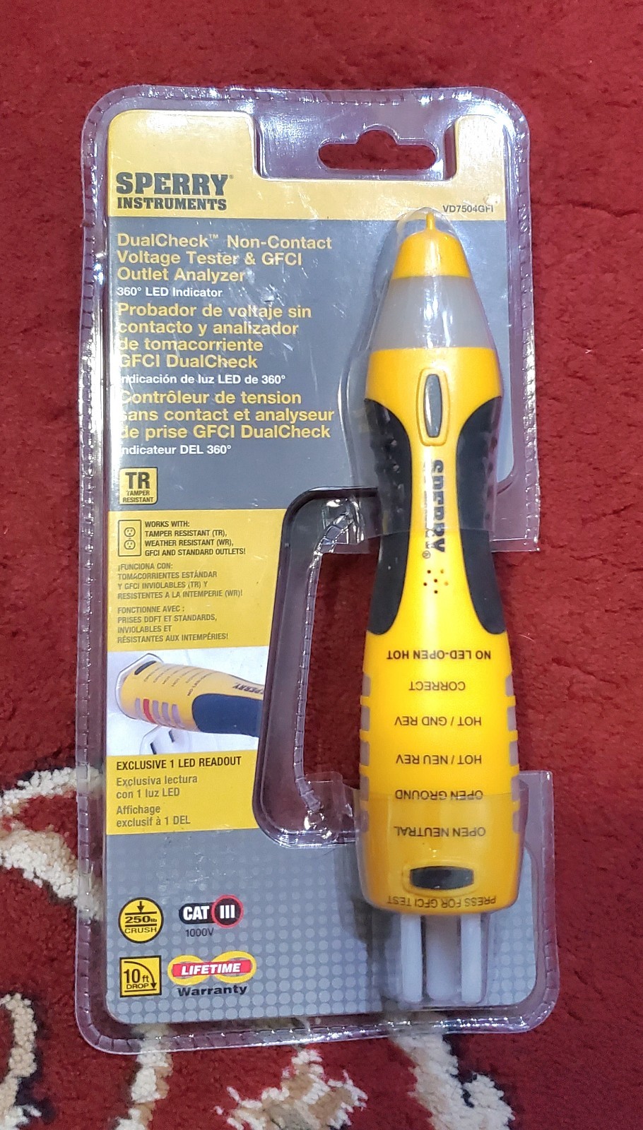 Sperry Instruments Vd7504gfi Gfci With Non-Contact Voltage Tester