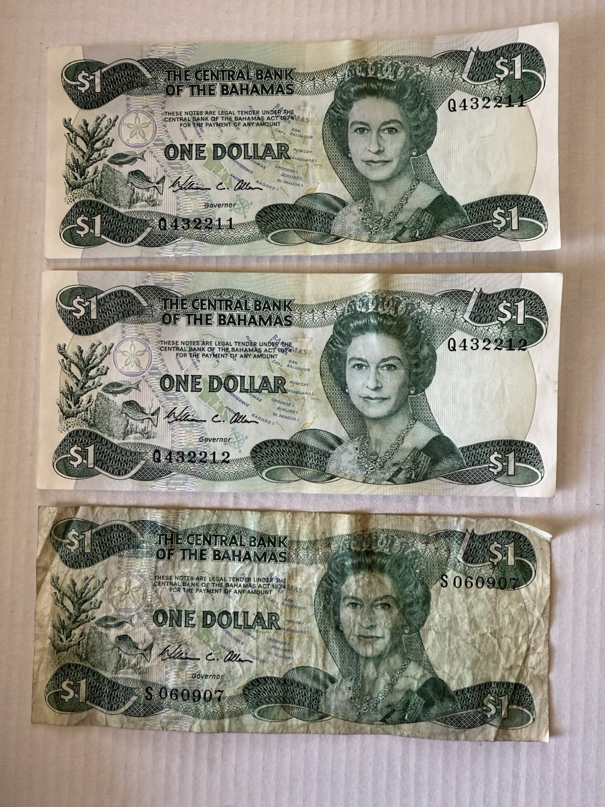 Bahamas One Dollar Banknote 1974 Very Good- LOT OF 3 Bills