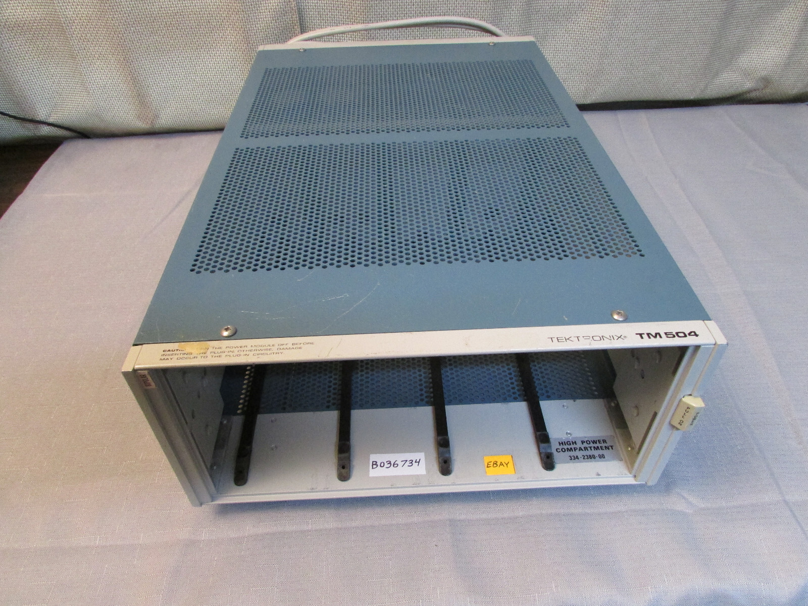 Tektronix TM 504 Four Slot Chassis Mainframe High Power With Feet & Bail