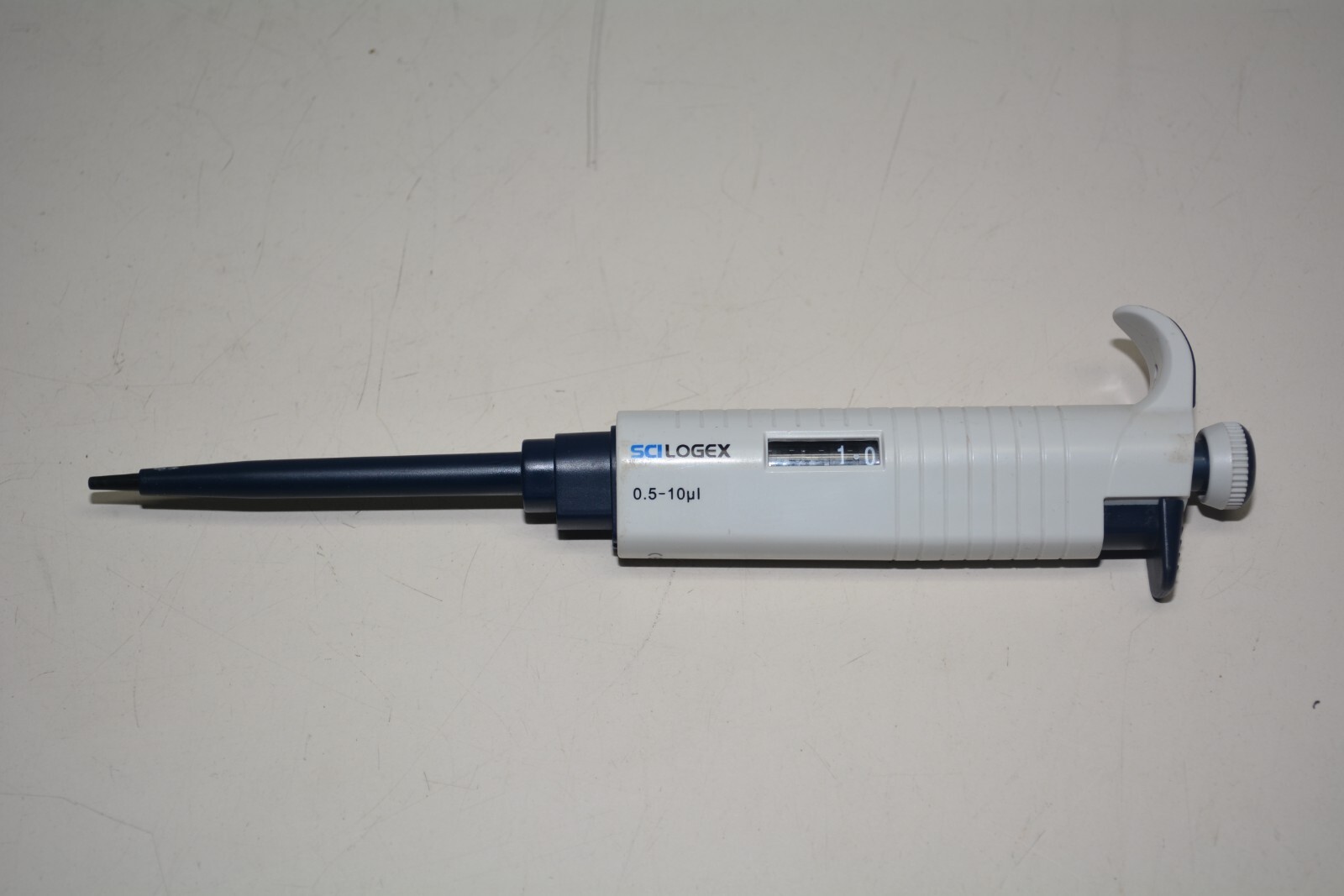 SCILOGEX 0.5-10µl Single Channel Adjustable Manual Pipette #W3043