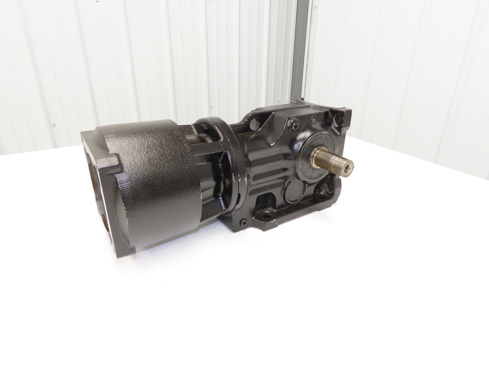 Sew Eurodrive K47 LQ140/1 Gearbox Reducer 35.39 Ratio 1400/40 RPM RH Output