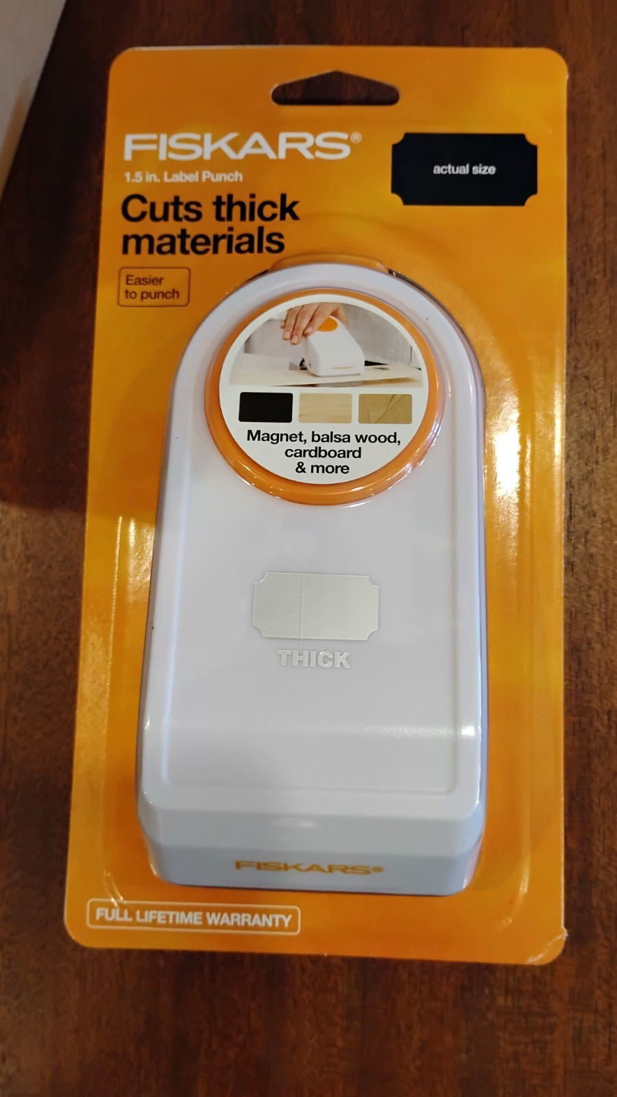 Fiskars Label Shape 1.5"  Thick Materials Punch NEW!!!! #10723-1002