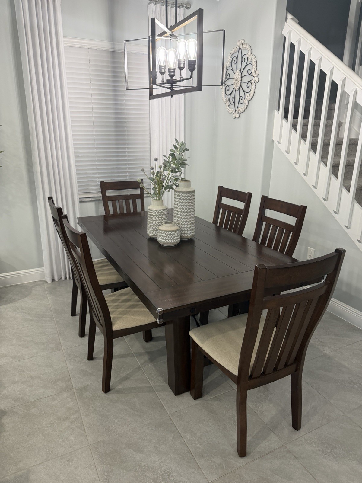 Dining Room Set – Excellent Condition