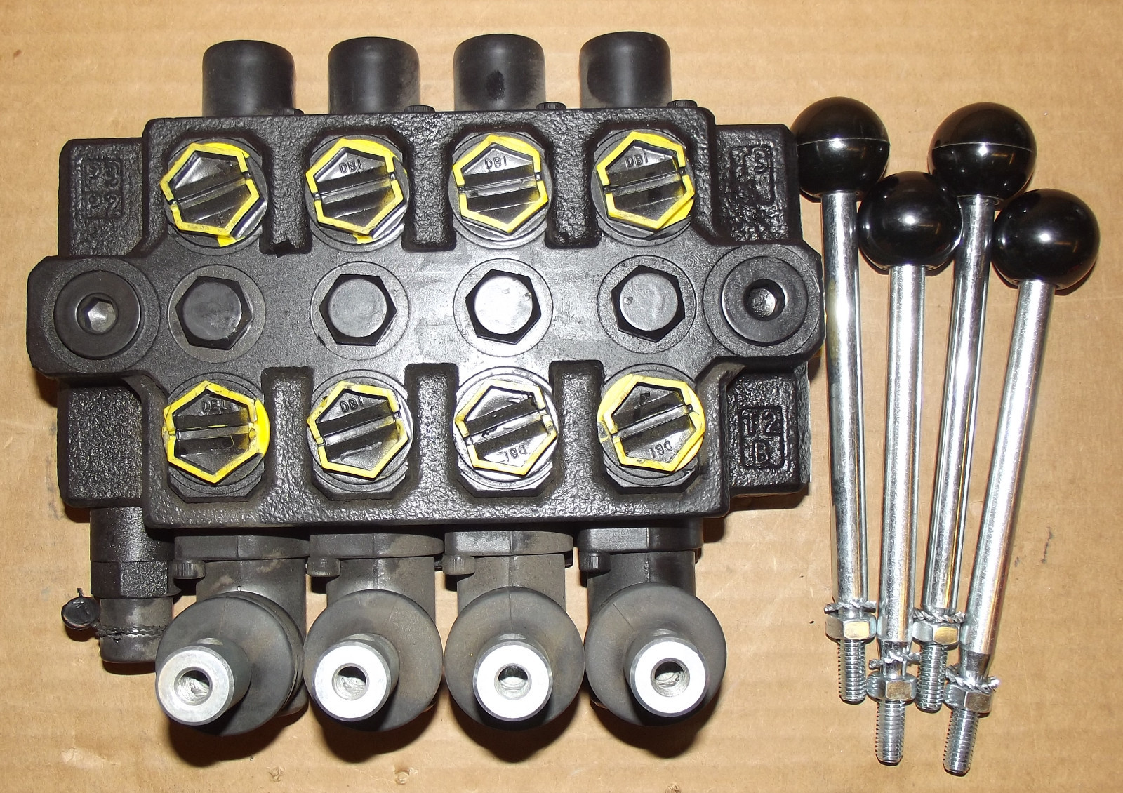 NIMCO CONTROLS 4 SPOOL CONTROL VALVE P2000US CV114 with Handles