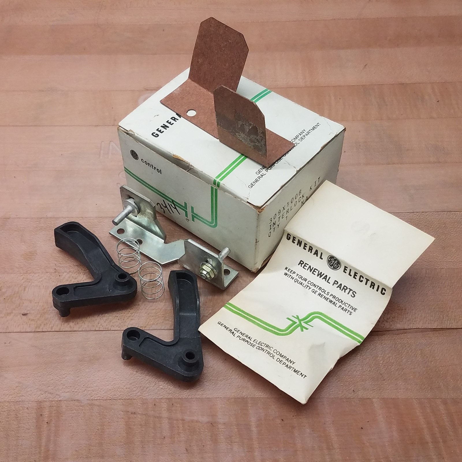 General Electric 309X100B Horizontal Mechanical Interlock Kit - NEW