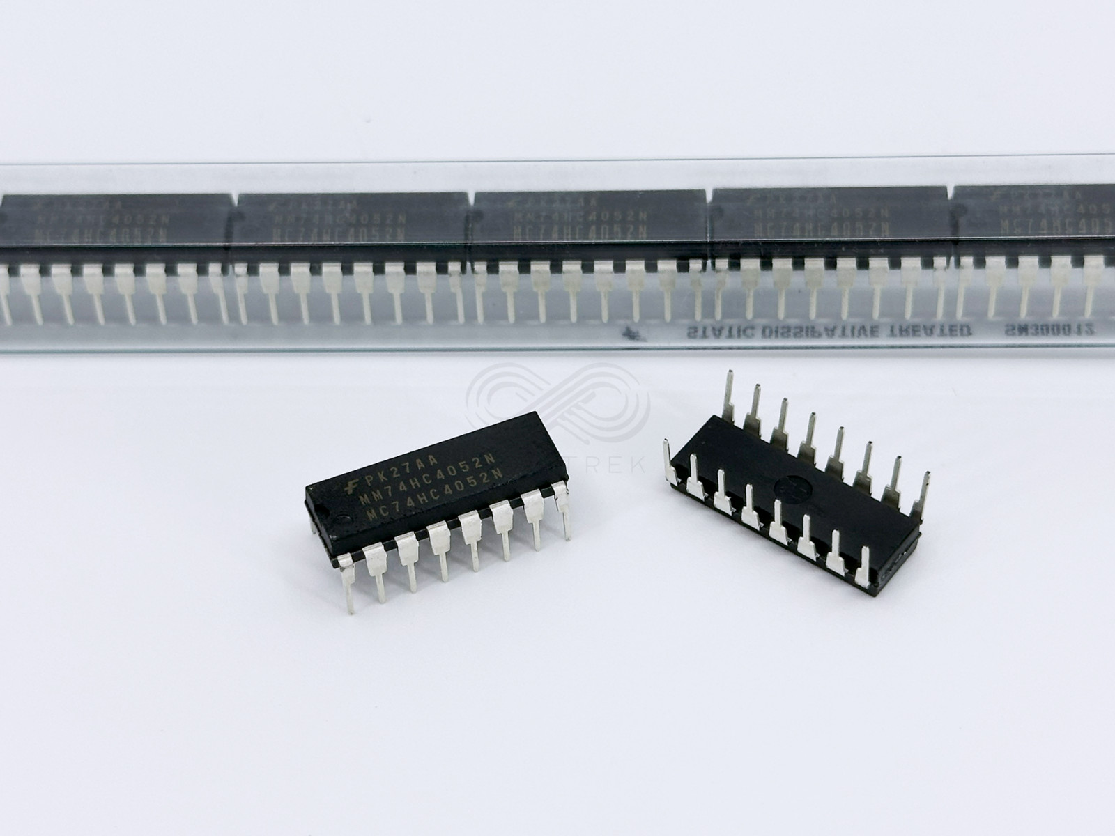 10X MM74HC4052N 74HC4052 Fairchild Dual 4-Channel Analog Multiplexer IC DIP-16