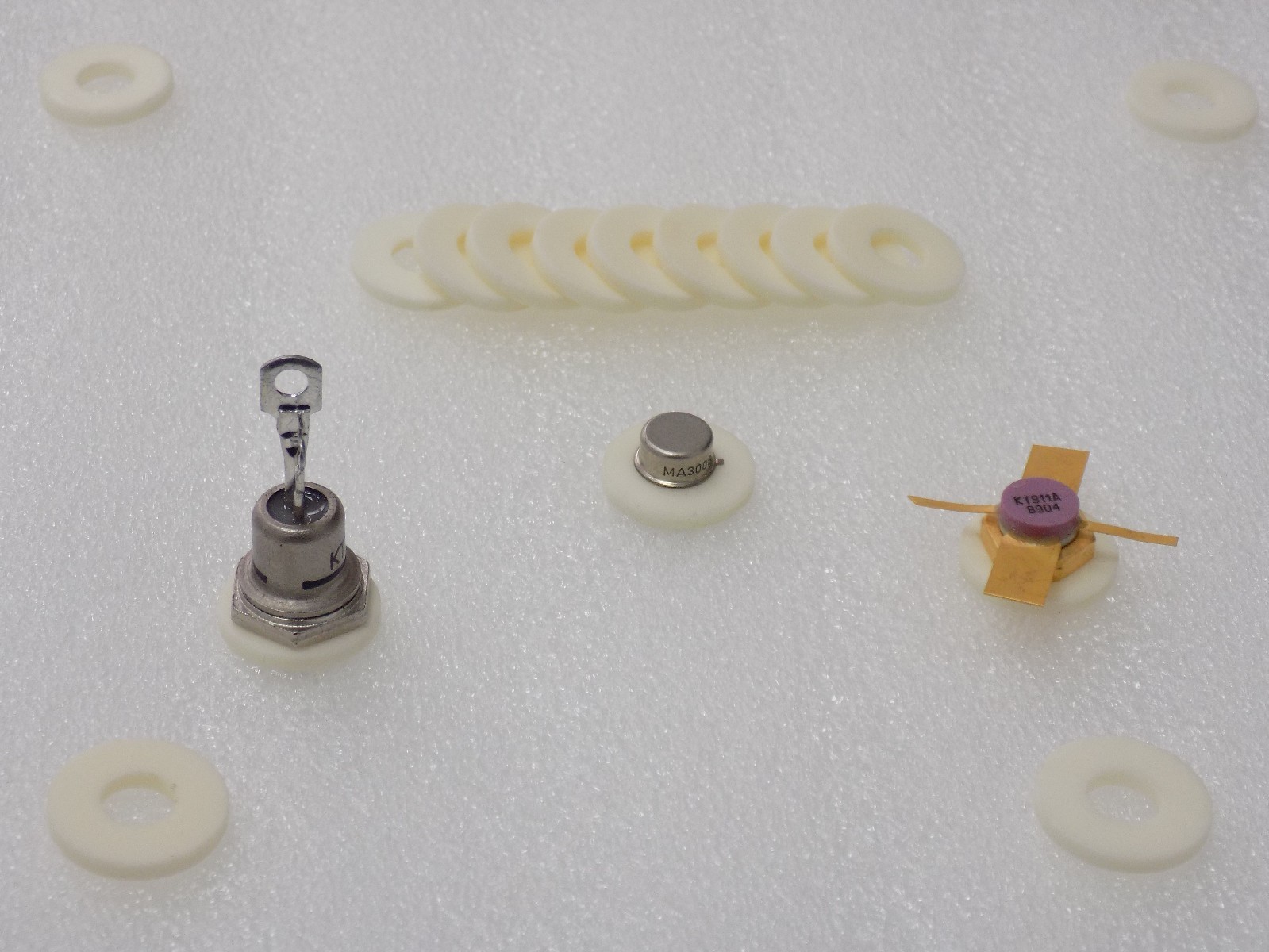 30x Ceramic DO-5 Insulator Rings ( Diode Thyristor Transistor Rectifier ) - DO5