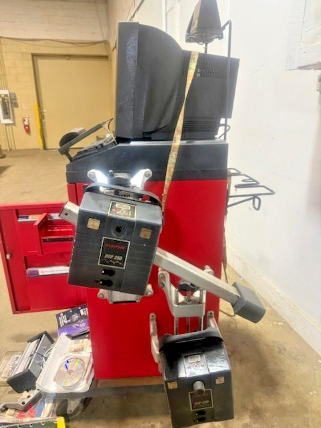 Hunter P 411M wheel alignment machine WITH EXTRA PARTS, MANUAL Read Description!