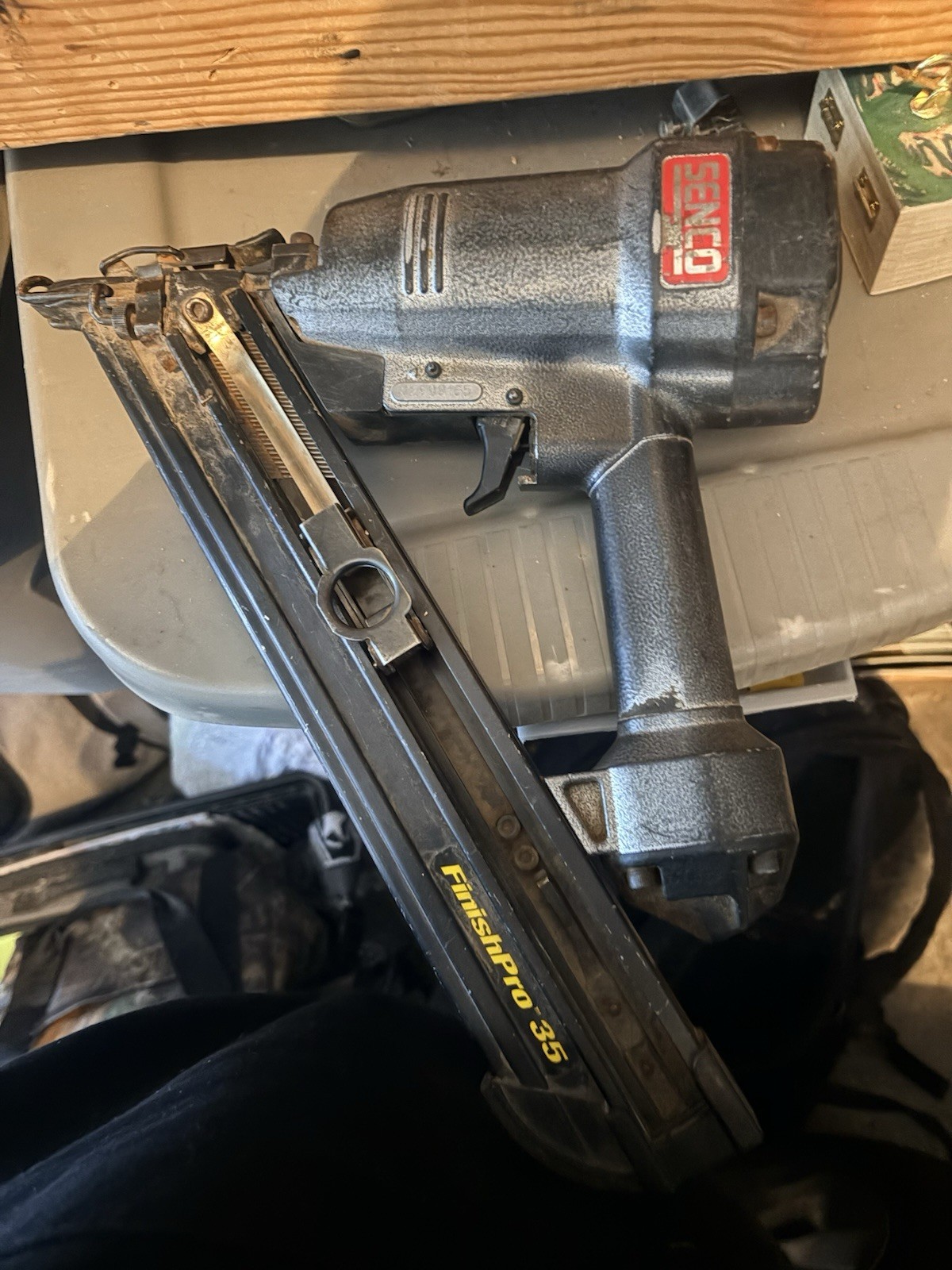 SENCO FinishPro 3.5 Pneumatic Finish Nailer