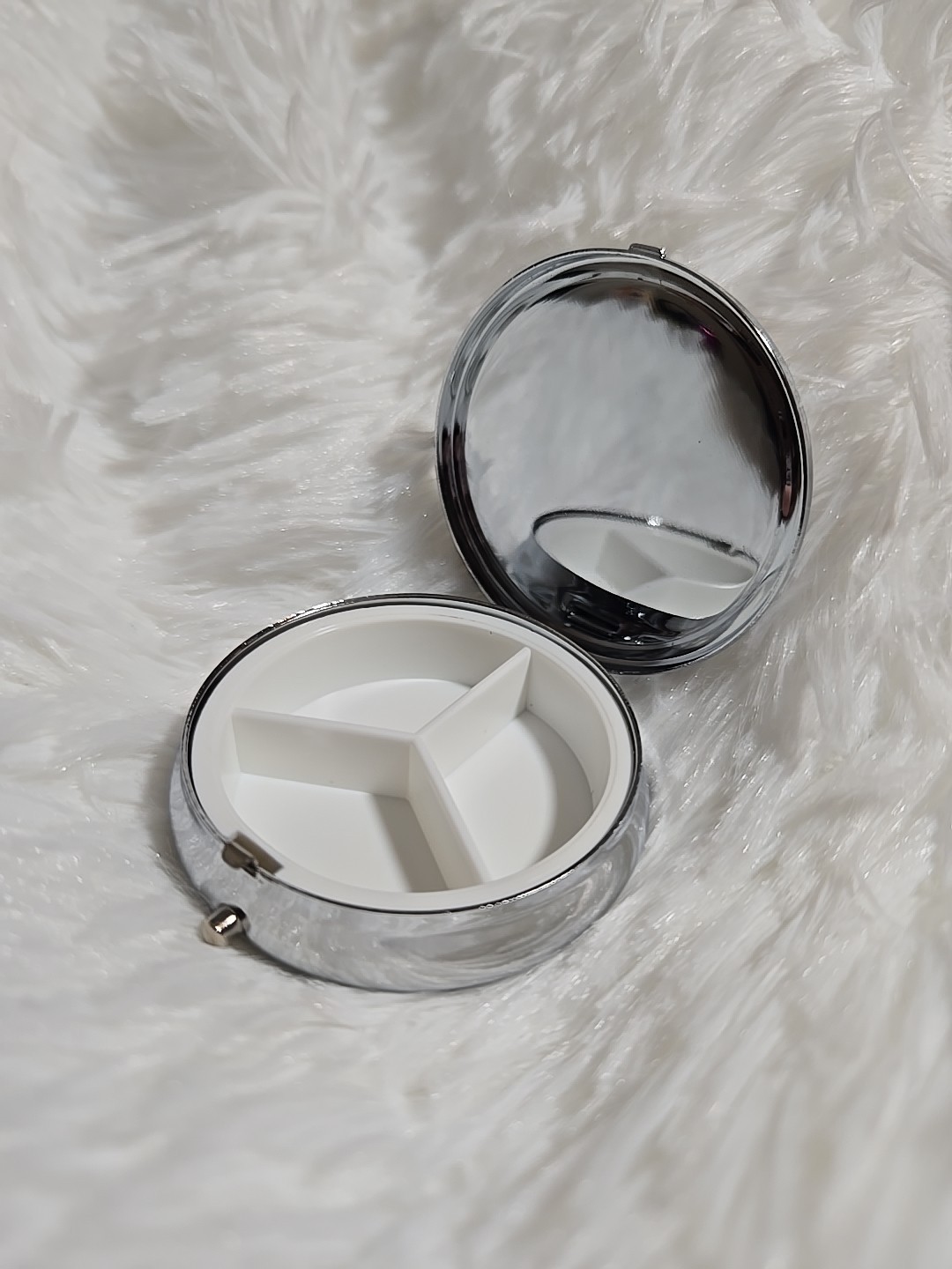 Nicole Lee Round Pill Case 3 Compartments Vitamin Holder NWT