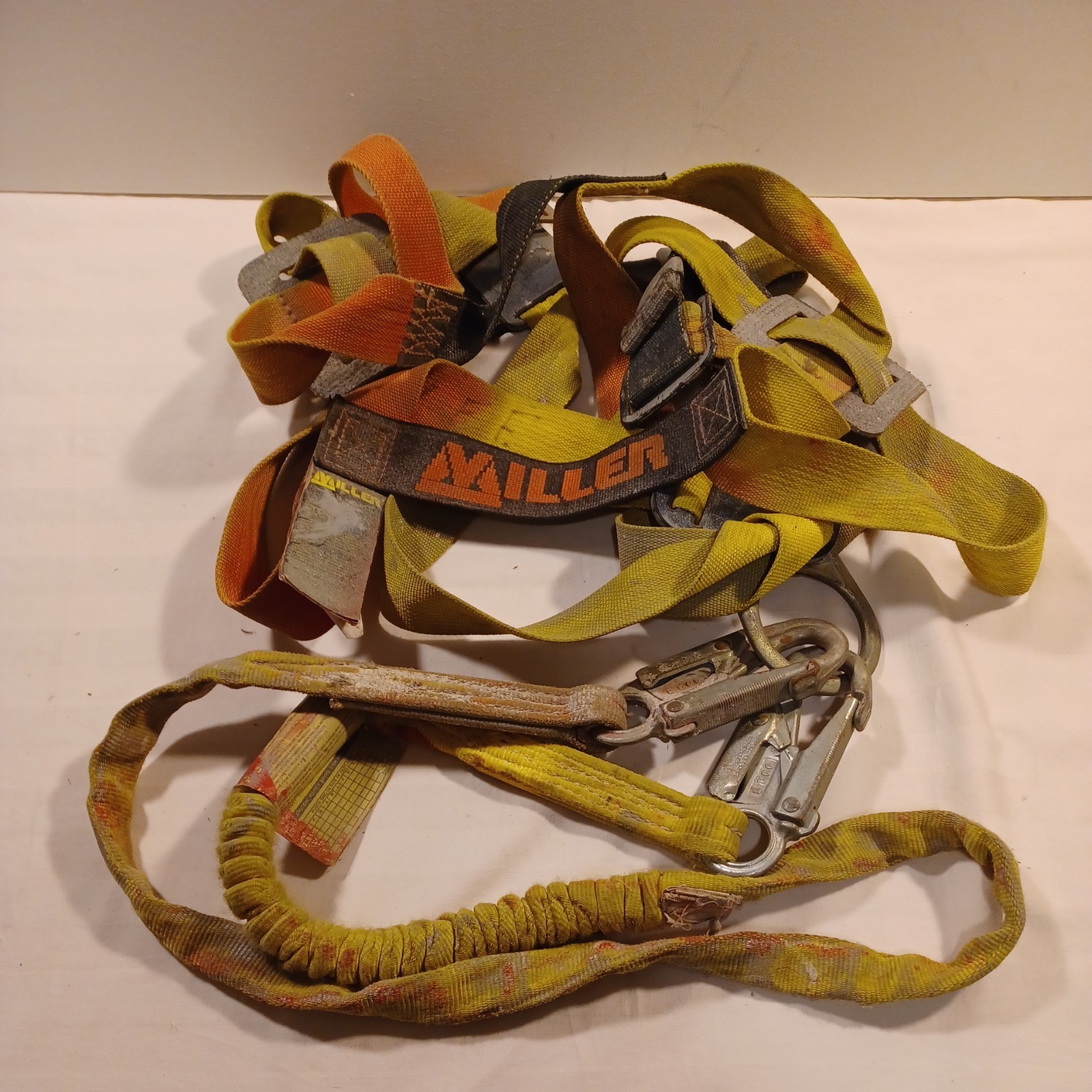 Full Body Harness Size L/XL Type 1 310 lbs Capacity w lanyard Miller 751 Safety