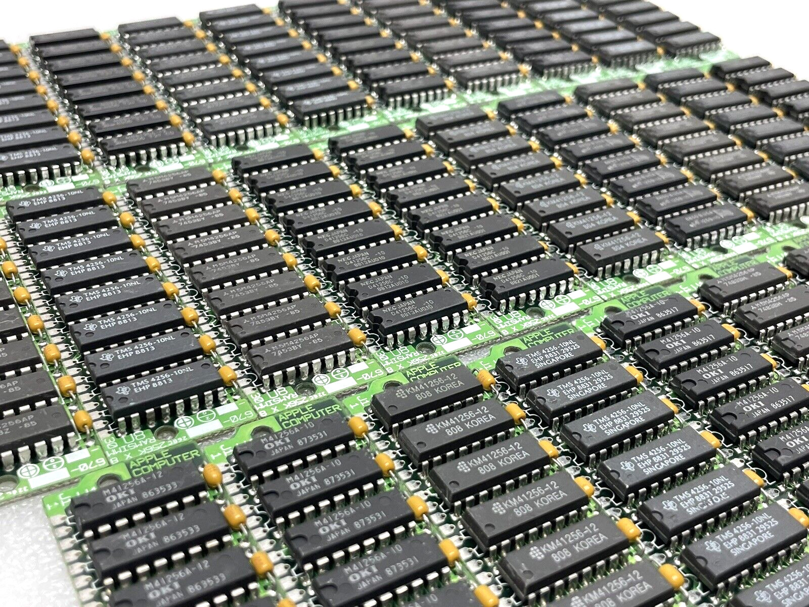 VINTAGE APPLE COMPUTERS LOT OF 30 256kb RAM SIMM 30 PIN 670-0272 - NOT TESTED