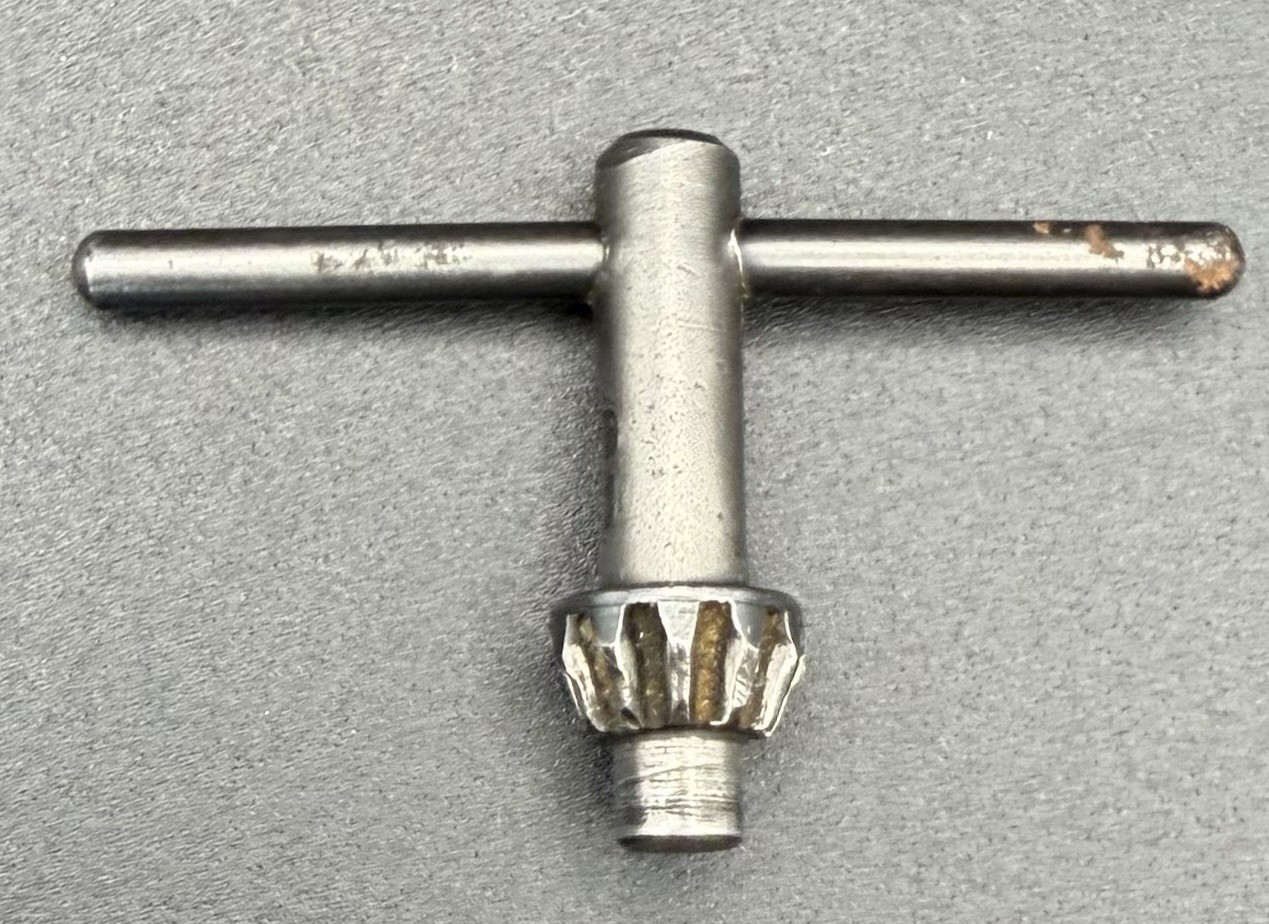 5 Jacobs chucks keys.