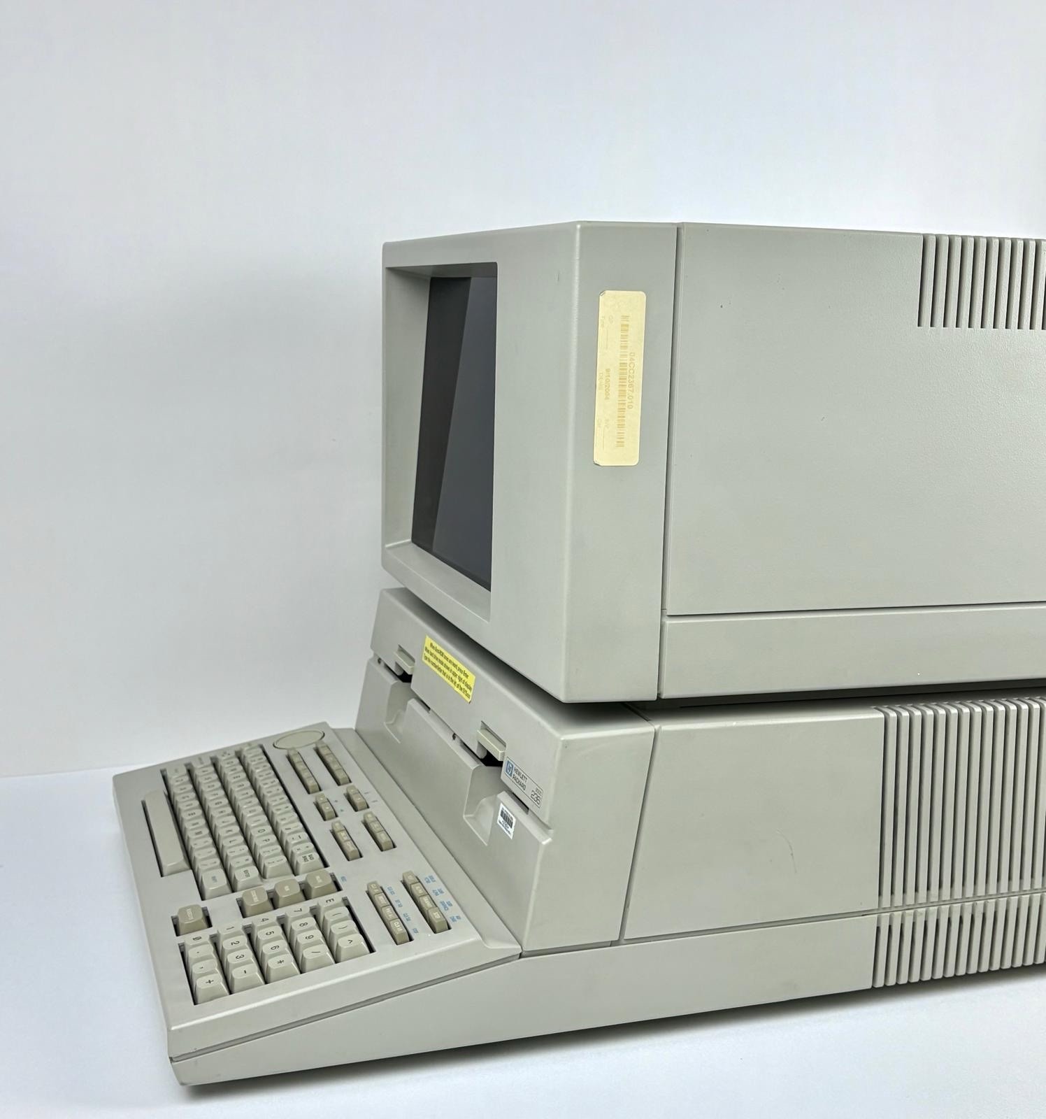 Vintage 1982 Hewlett Packard HP 9836A Computer Model 236