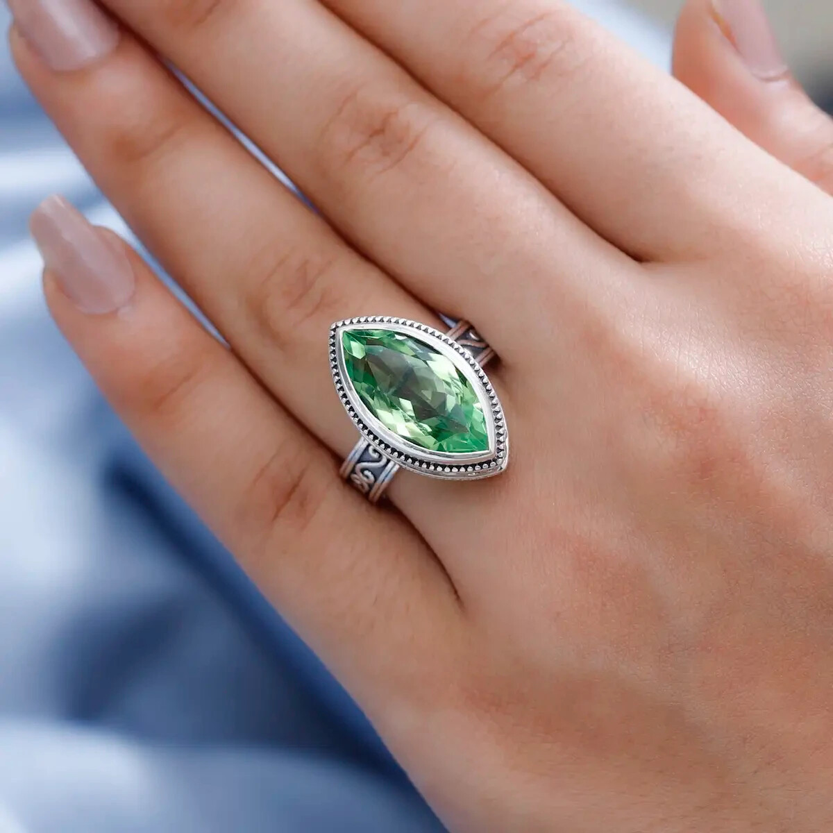Artisan Crafted Chartreuse Quartz Solitaire Ring in Sterling 9 cts Sz 6