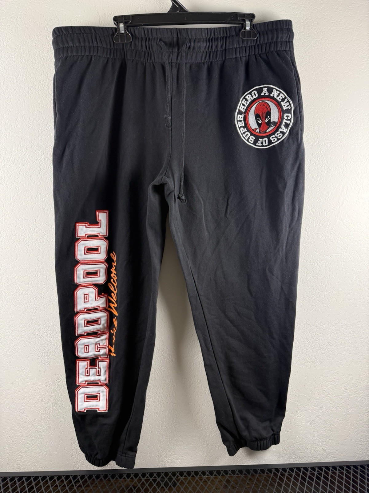 Marvel Deadpool Jogger Sweatpants XXL Black Fleece Super Hero Lounge Pants Comfy