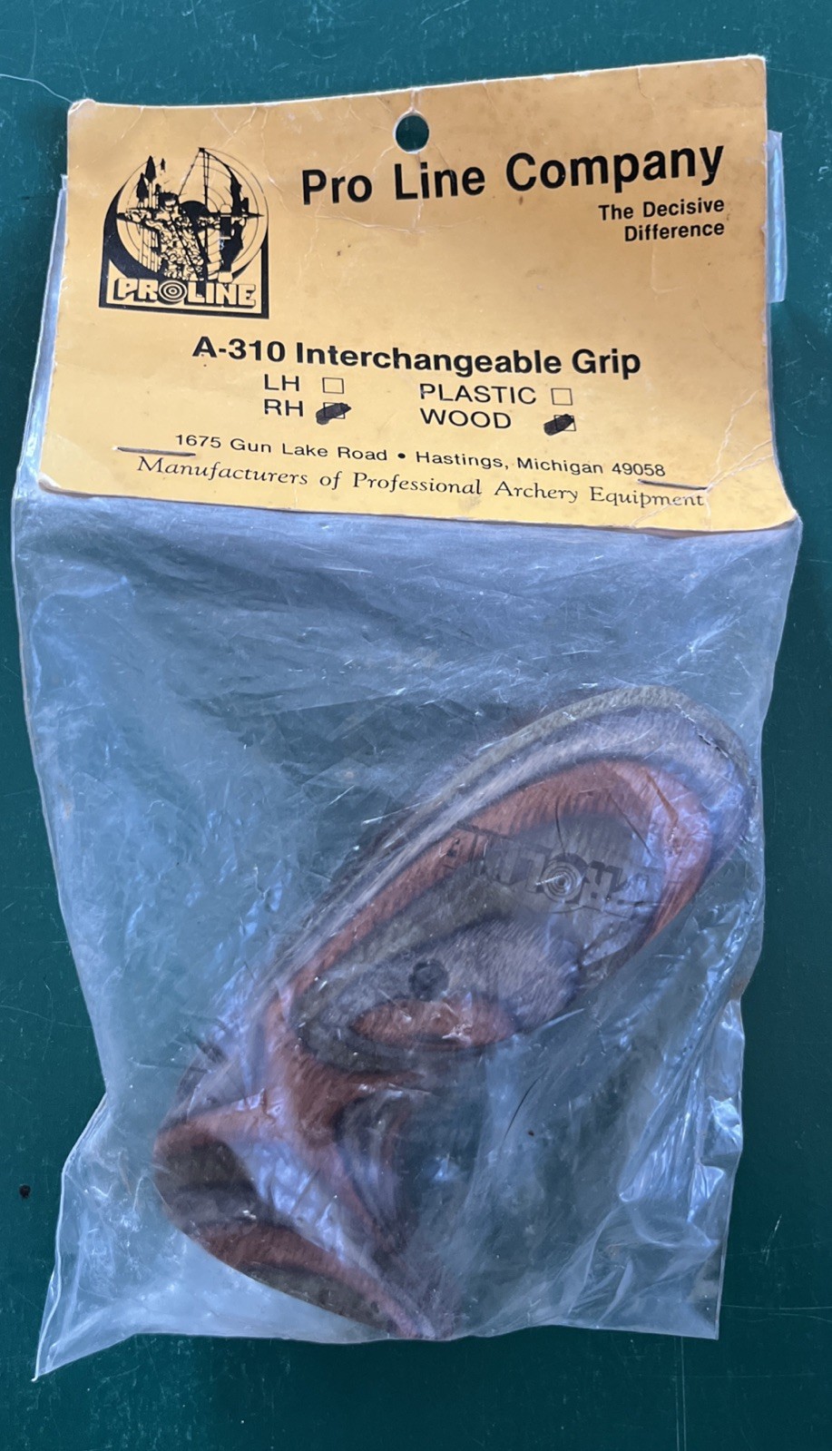 Pro Line Company LAMINATED WOOD Archery RH Grip A-310 New Old Stock