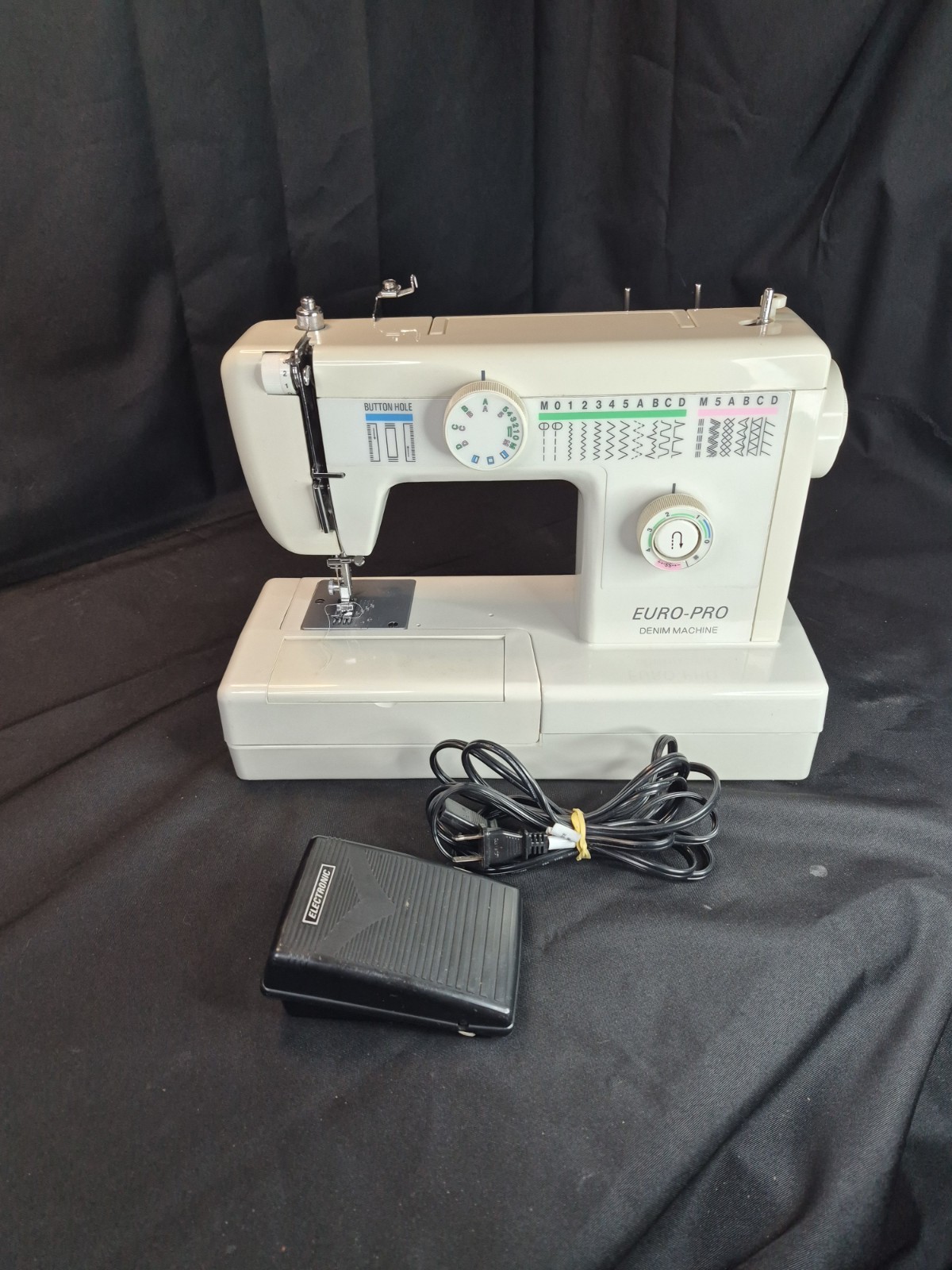 EURO-PRO 1260 DX Electric Sewing Machine Portable Denim Heavy Duty Works Perfect